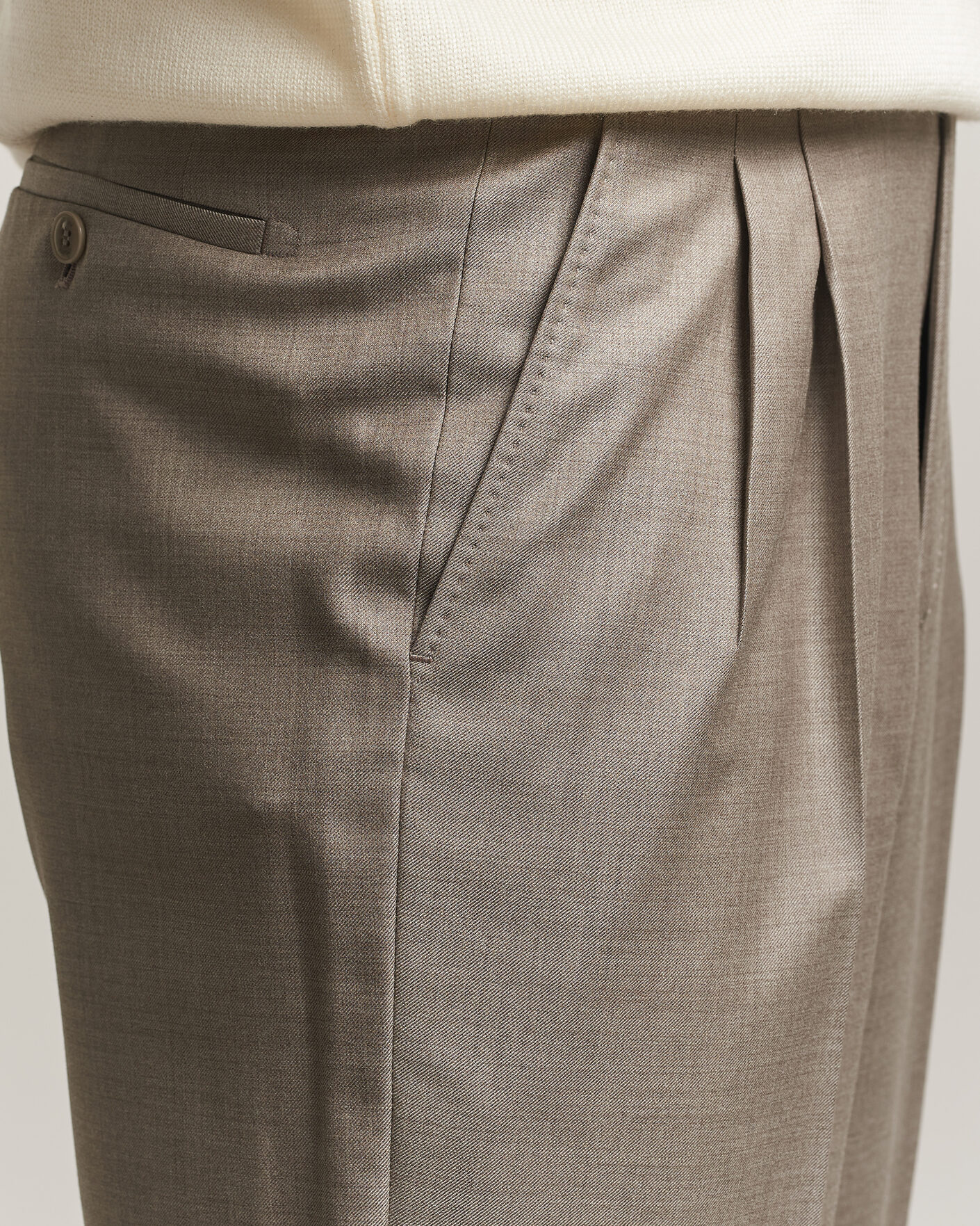 Hombres | Pantalones | Brioni | Capri Wool Trousers Beige