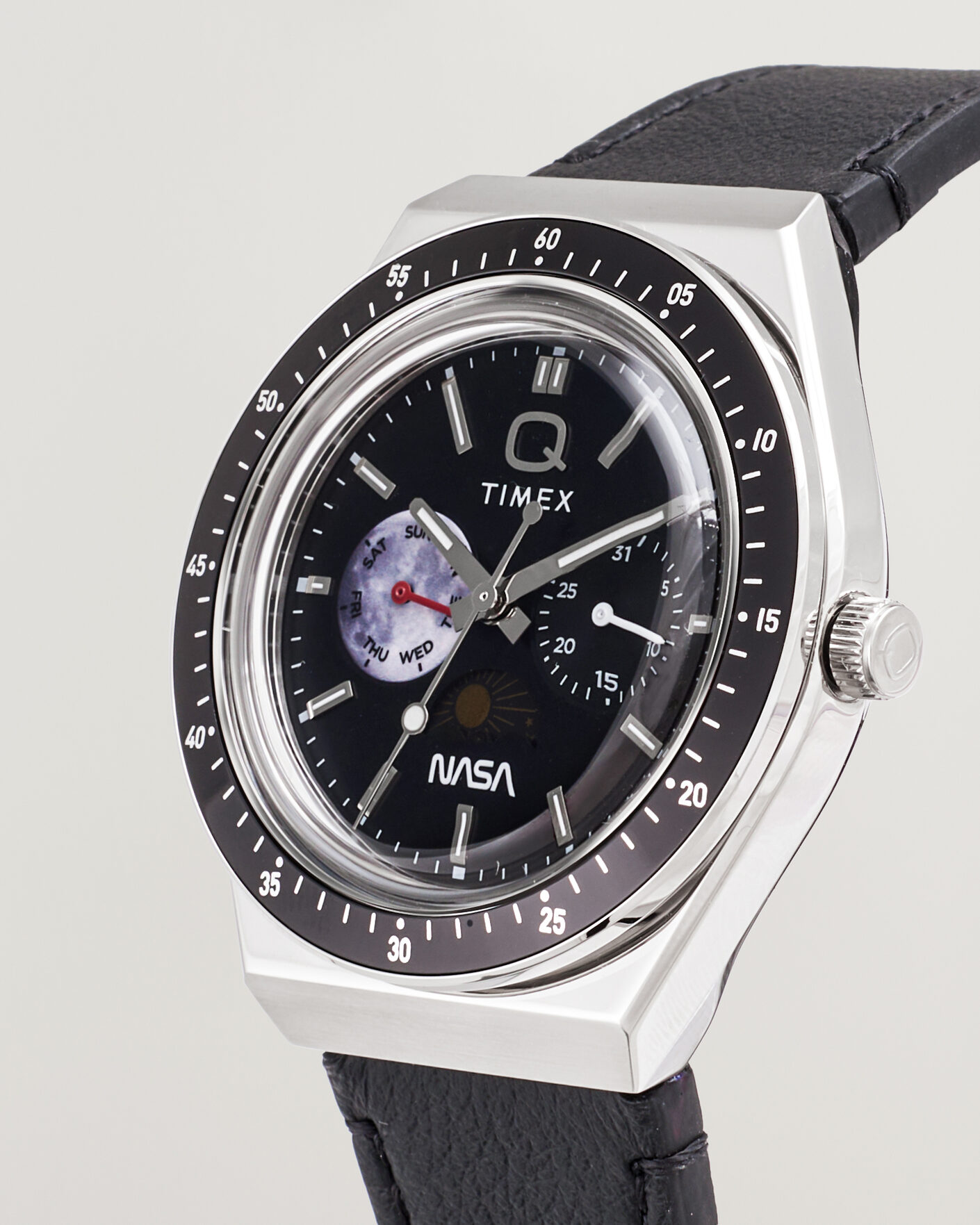 Hombres | Timex Q Timex x NASA Luminous Leather Strap 40mm Black Dial | Timex | Q x NASA Luminous Leather Strap 40mm Black Dial