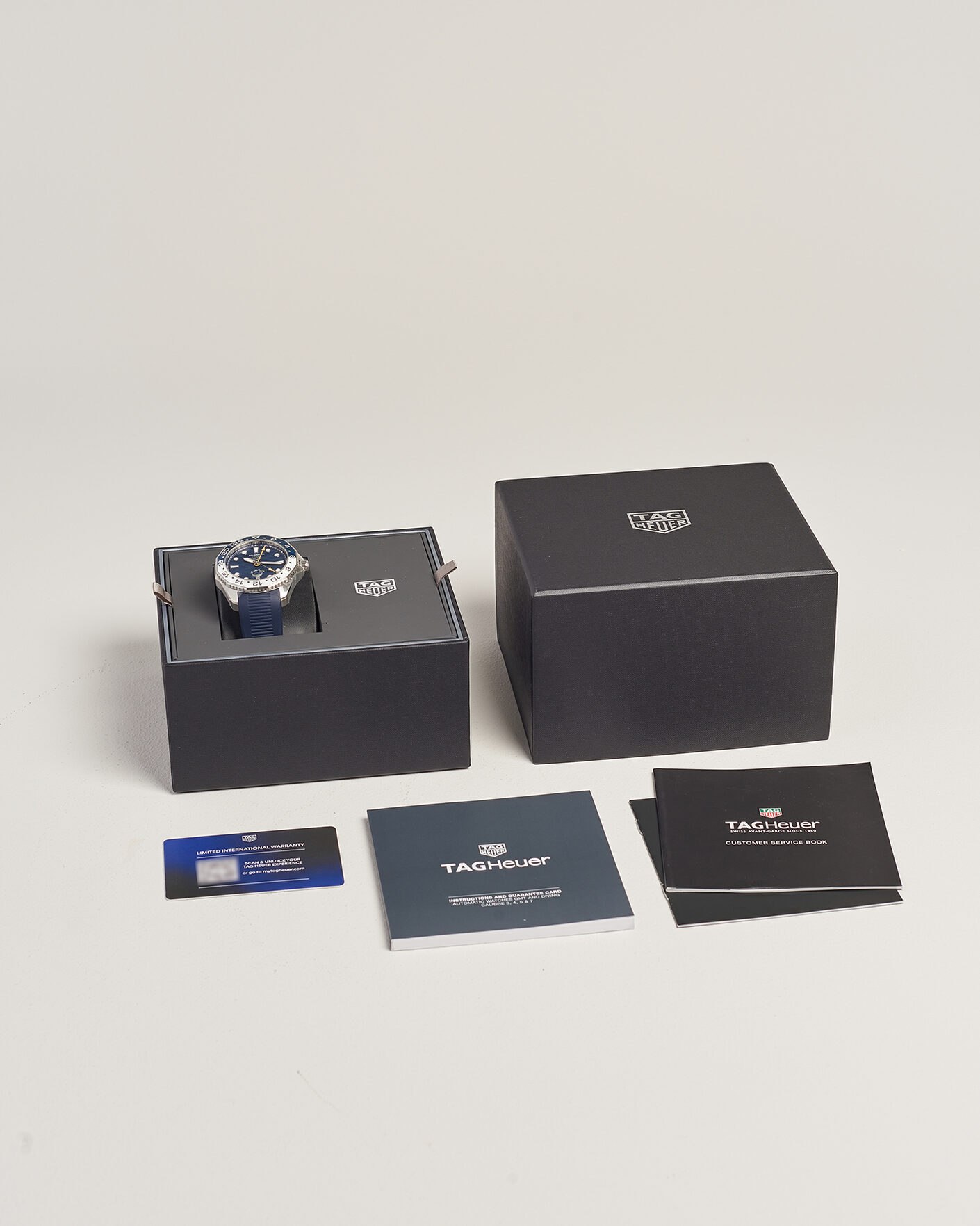 Hombres | Pre-Owned & Vintage Watches | Tag Heuer Pre-Owned | Acuaracer GMT