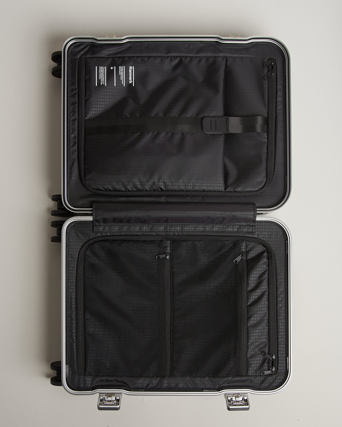 Hombres | Bolsos | DB | Ramverk Pro Carry On Silver/Black