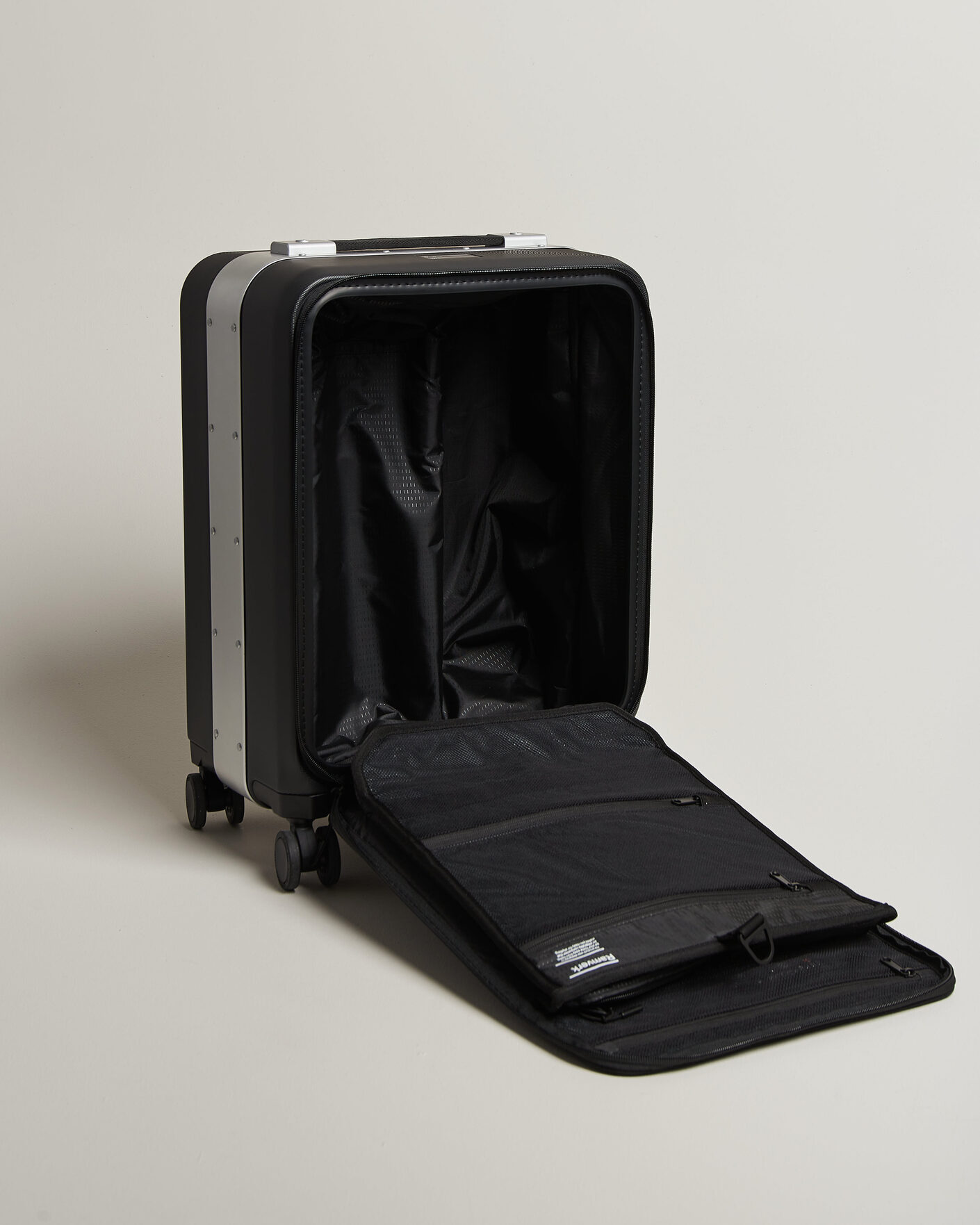Hombres | Bolsos | DB | Ramverk Pro Front-Access Carry On Silver/Black