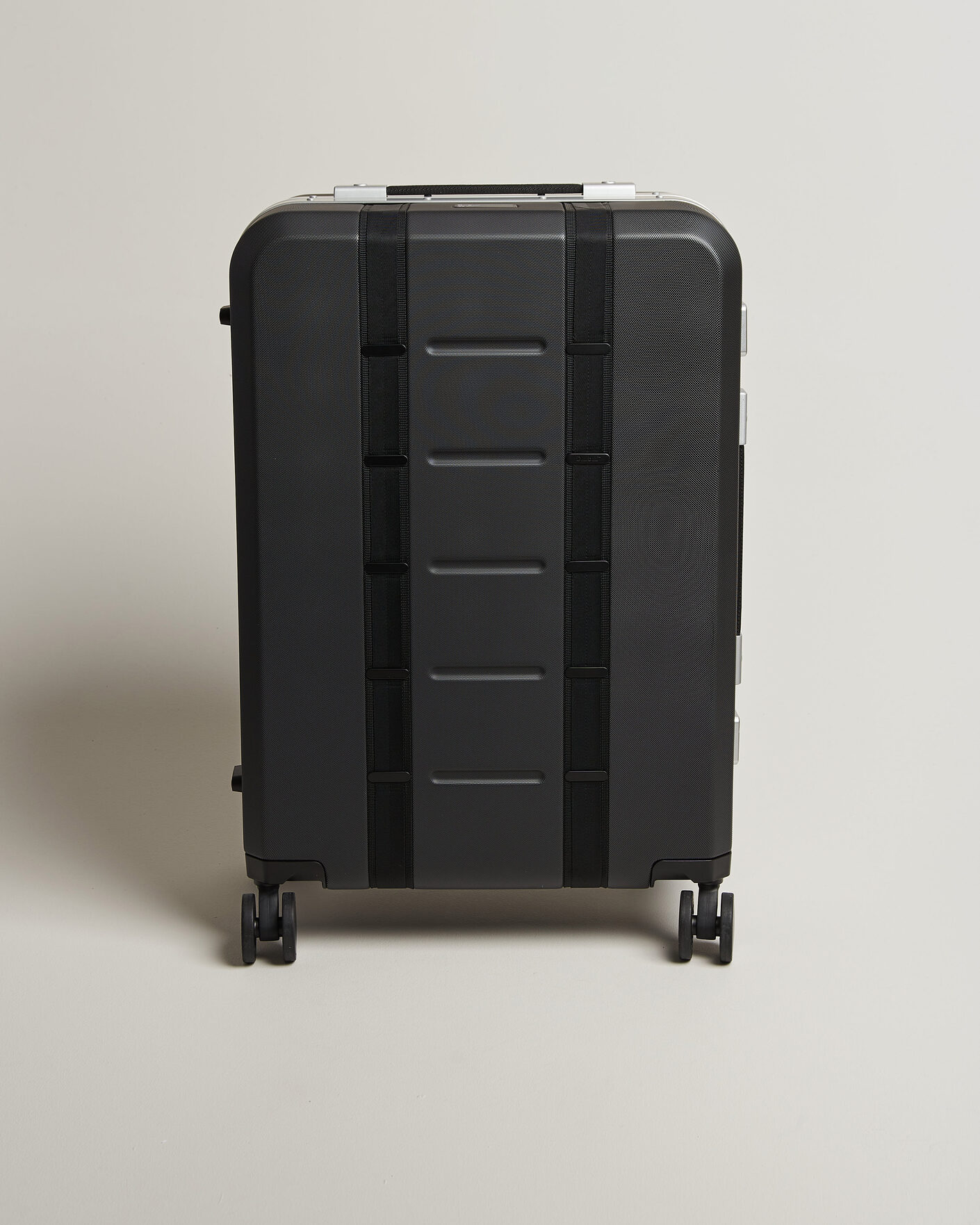 Hombres | Bolsos | DB | Ramverk Pro Check-In Luggage Medium Silver/Black
