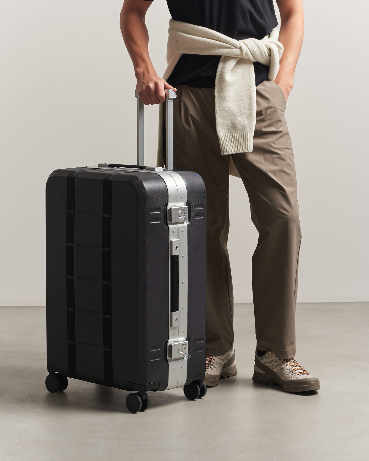 Hombres | Bolsos | DB | Ramverk Pro Check-In Luggage Large Silver/Black