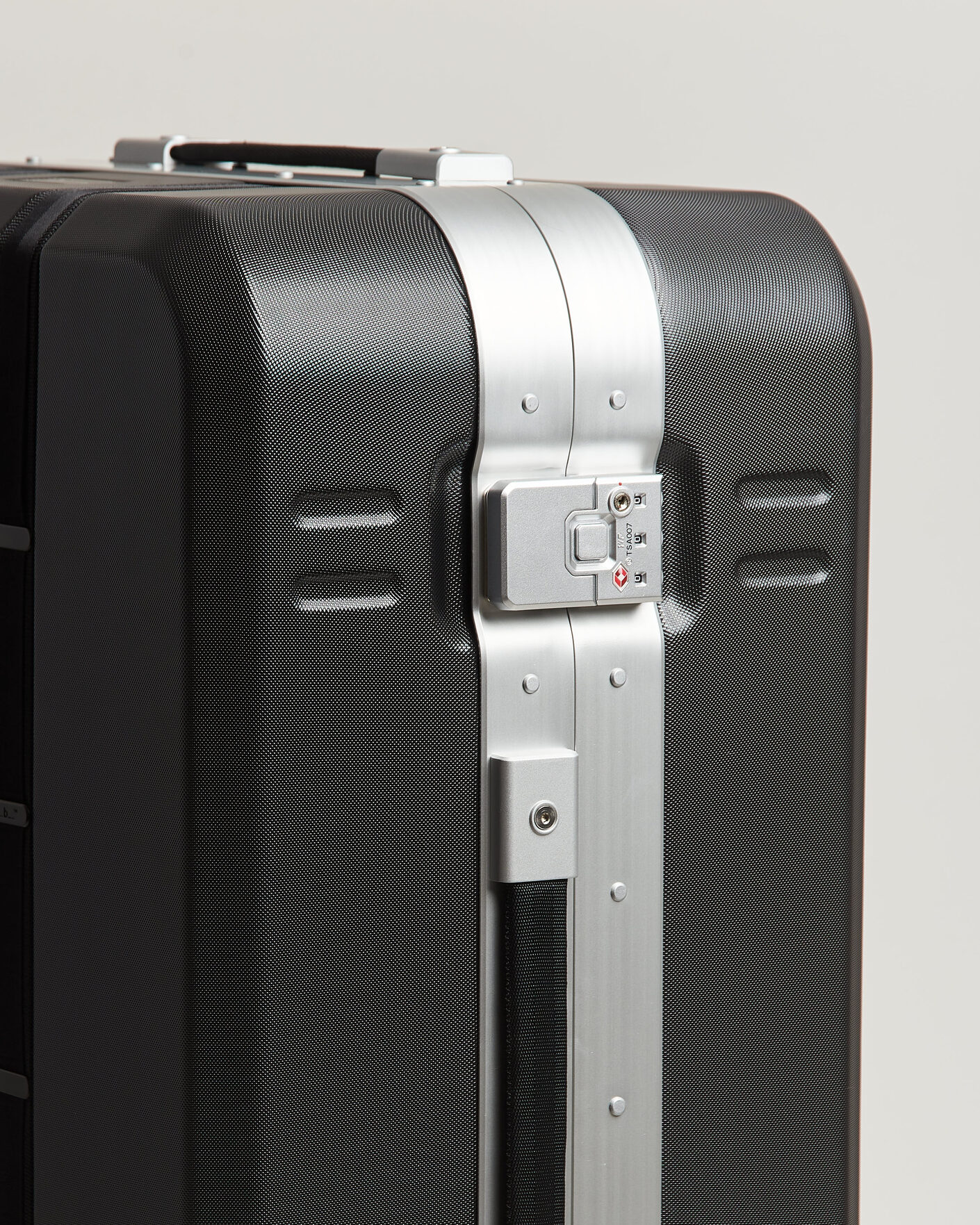 Hombres | Bolsos | DB | Ramverk Pro Check-In Luggage Large Silver/Black
