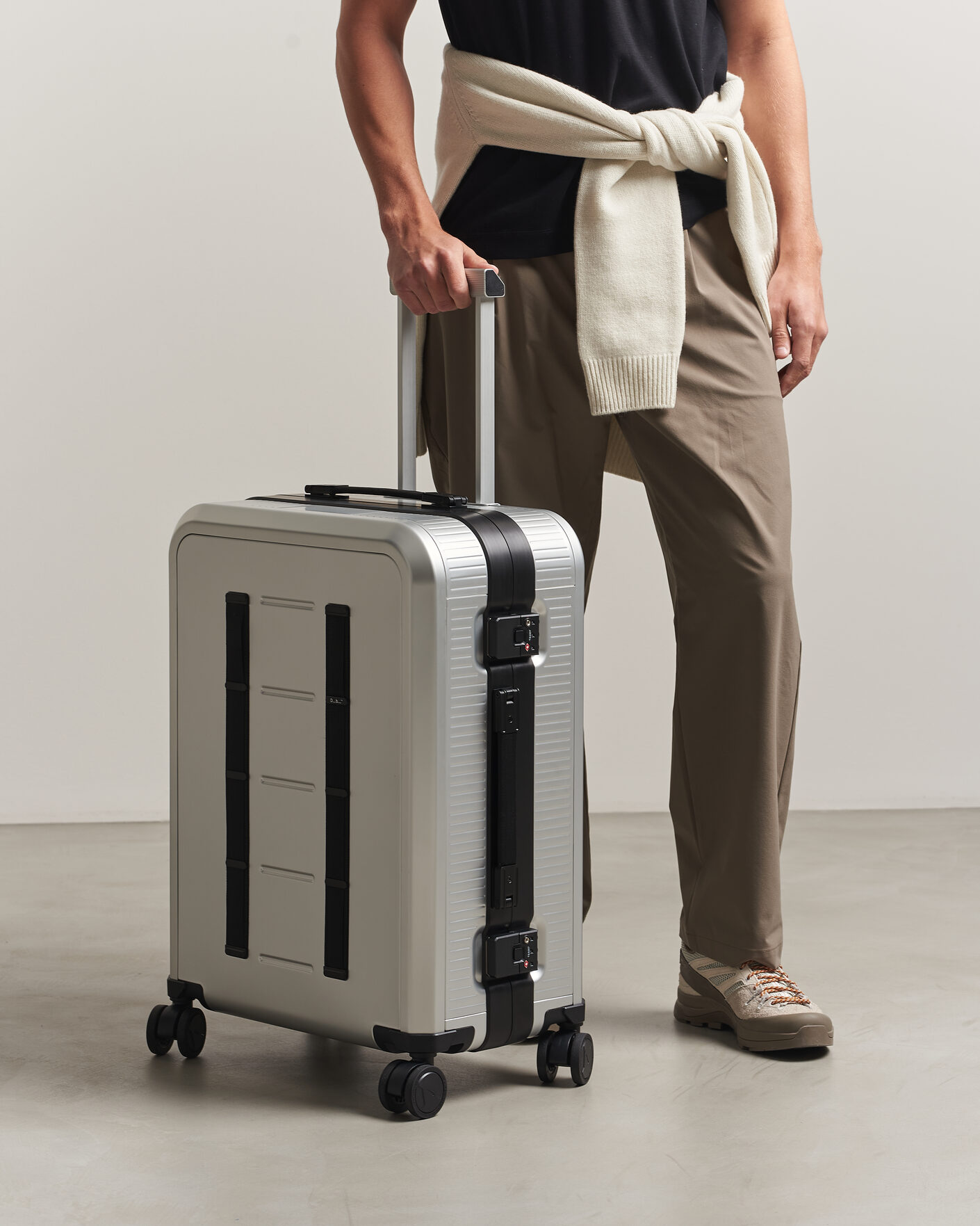 Hombres | Bolsos | DB | Ramverk Alu Pro Check-In Luggage Medium Silver/Onyx