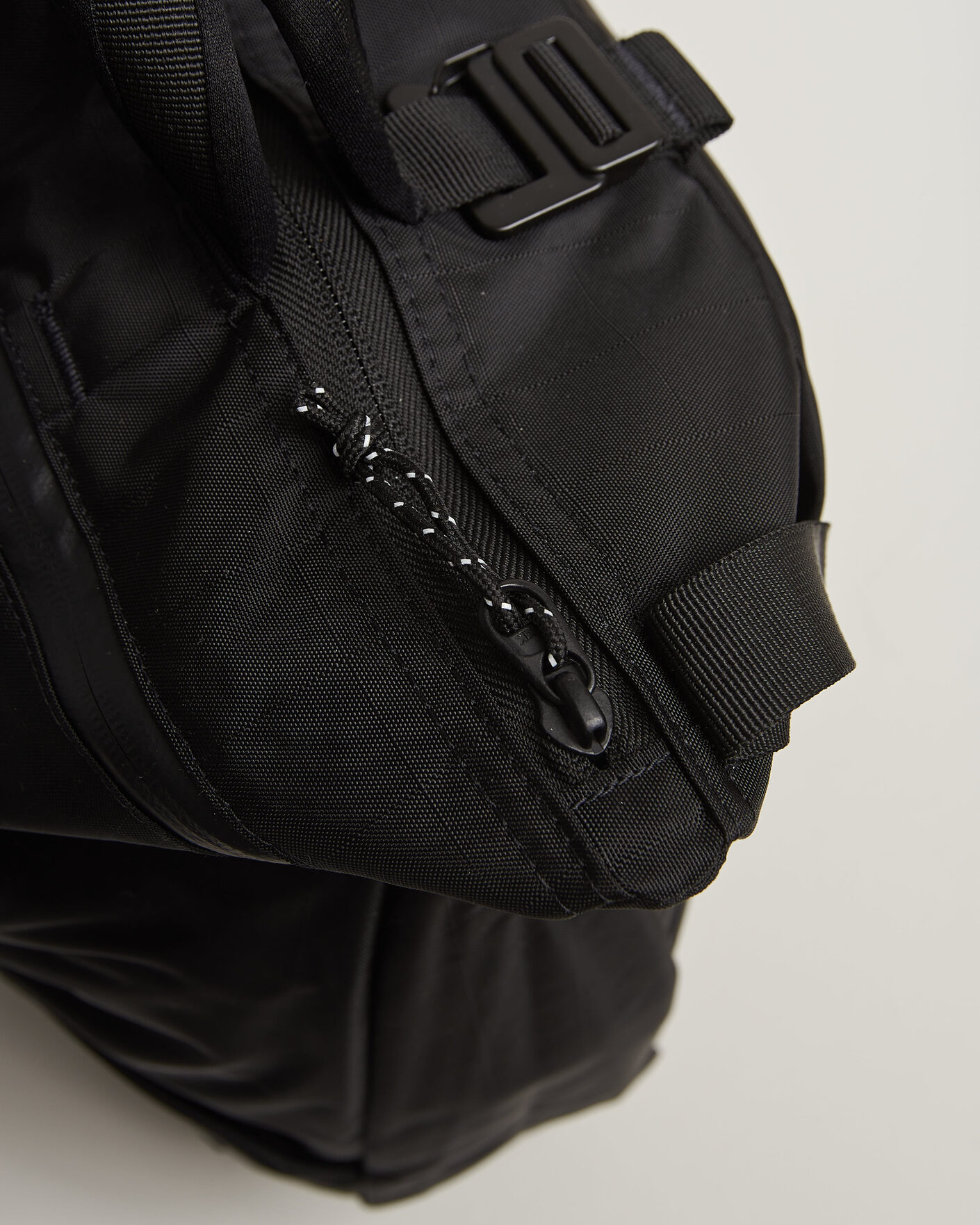 Hombres | DB Utility Tote 32L Black Out | DB | Utility Tote 32L Black Out