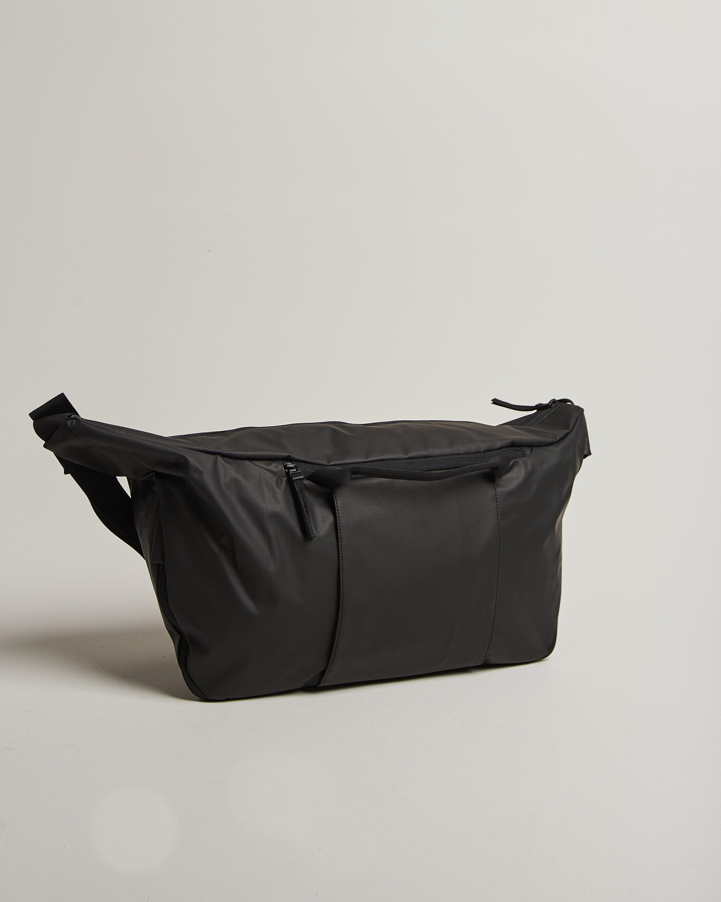 Hombres | Bolsos | DB | Ramverk Pro Sling Bag 24L Black Out