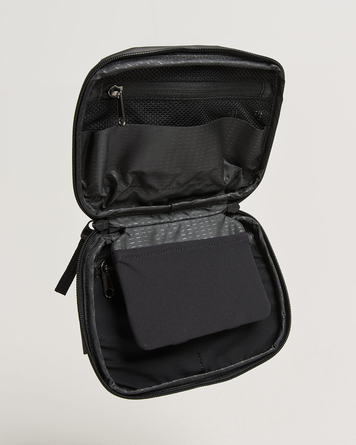 Hombres | Bolsos | DB | Ramverk Tech Organizer Black Out