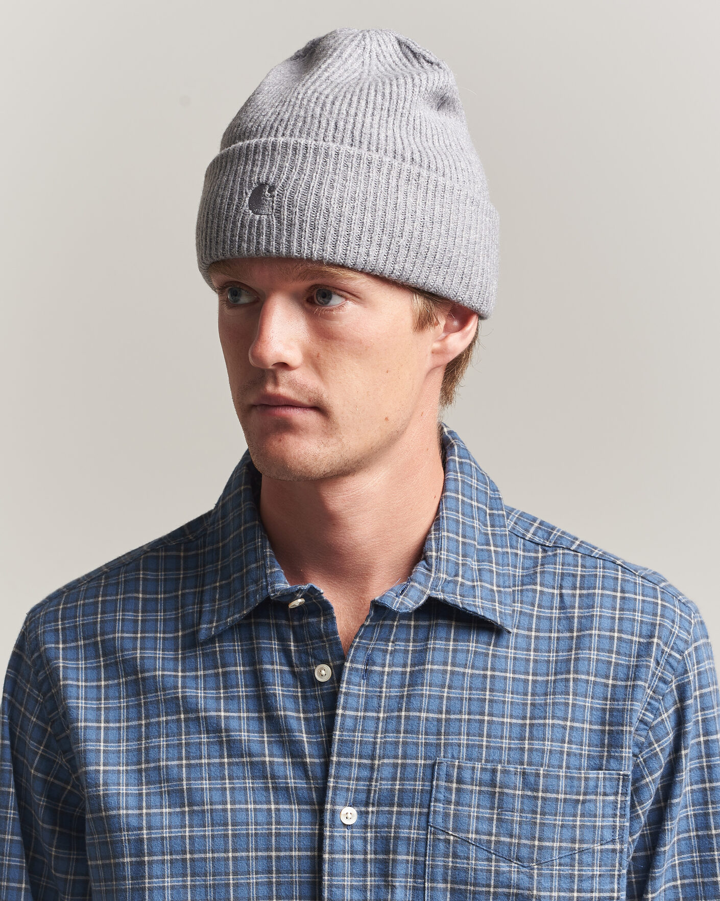 Hombres | Gorros | Carhartt WIP | Curtis Tonal Logo Beanie Shady Grey