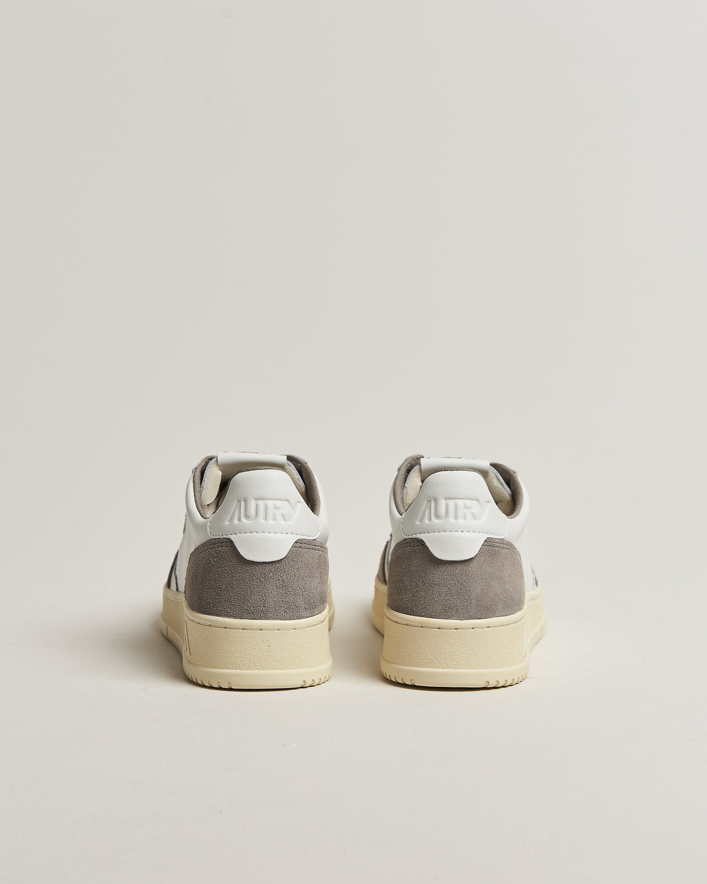Hombres | Zapatillas | Autry | Medalist Low Soft Leather/Suede Sneaker White/Cemento