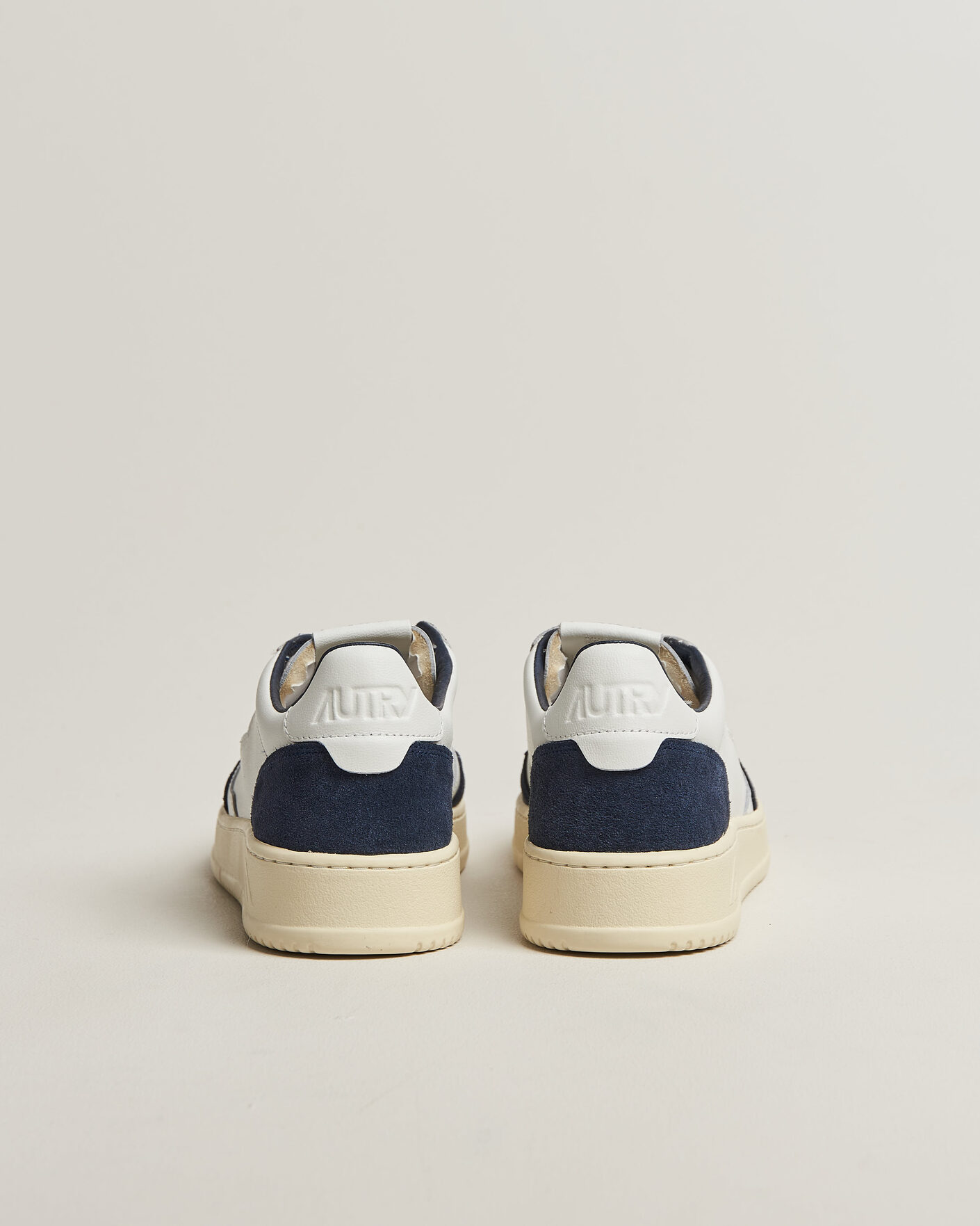 Hombres | Zapatillas | Autry | Medalist Low Soft Leather/Suede Sneaker White/Denim