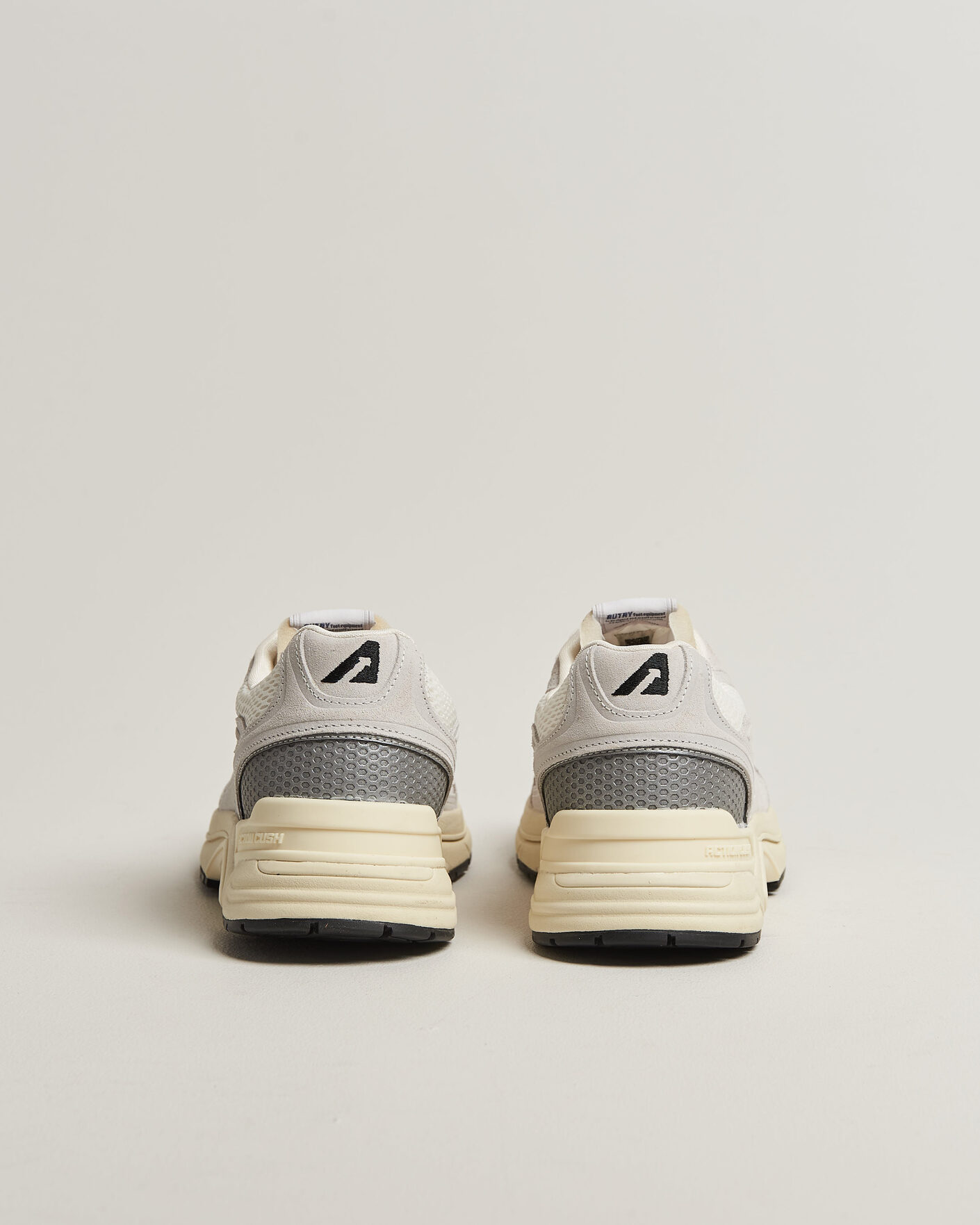 Hombres | Zapatillas | Autry | Hyperway Low Suede Running Sneaker Light Grey