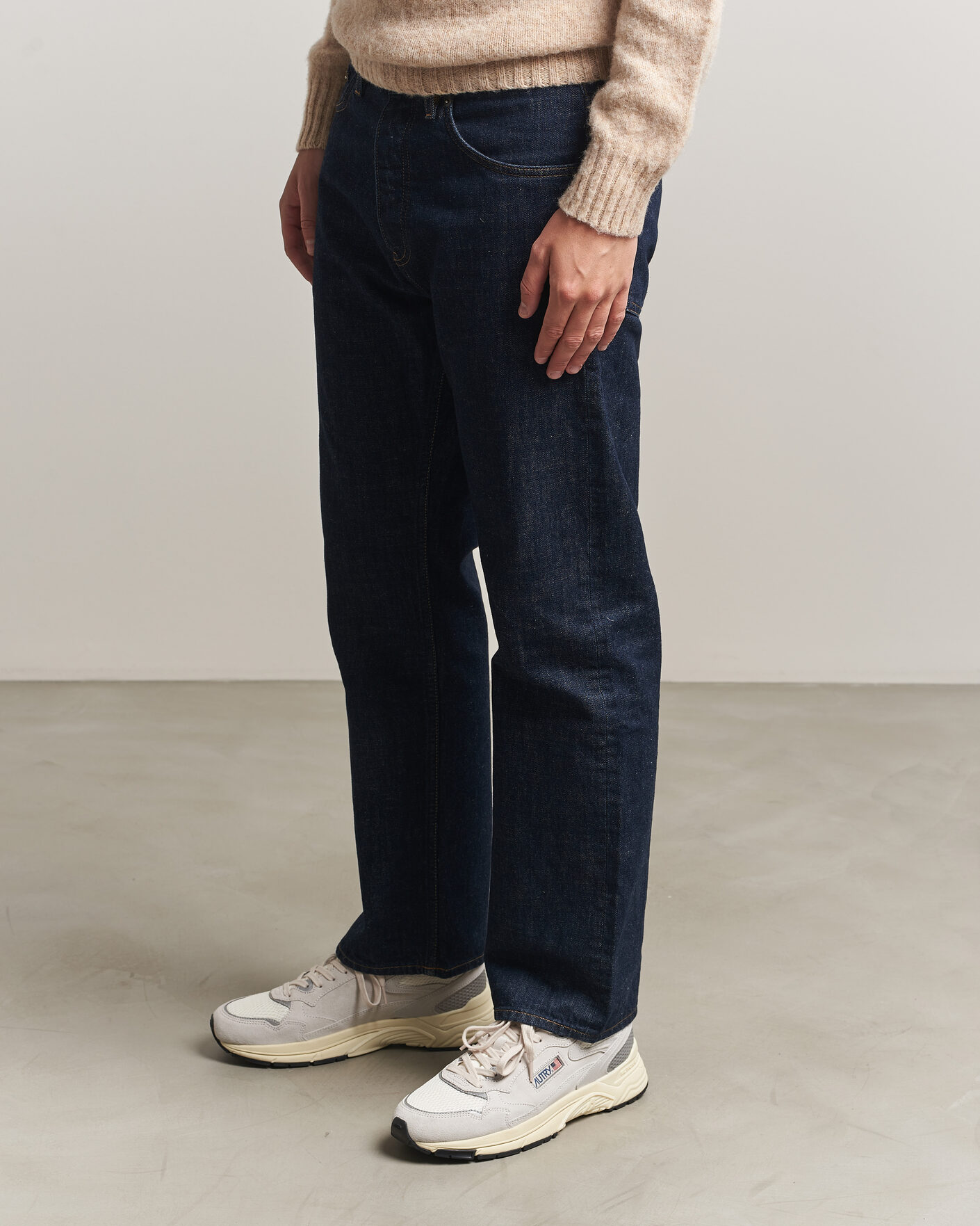 Hombres | Zapatillas | Autry | Hyperway Low Suede Running Sneaker Light Grey