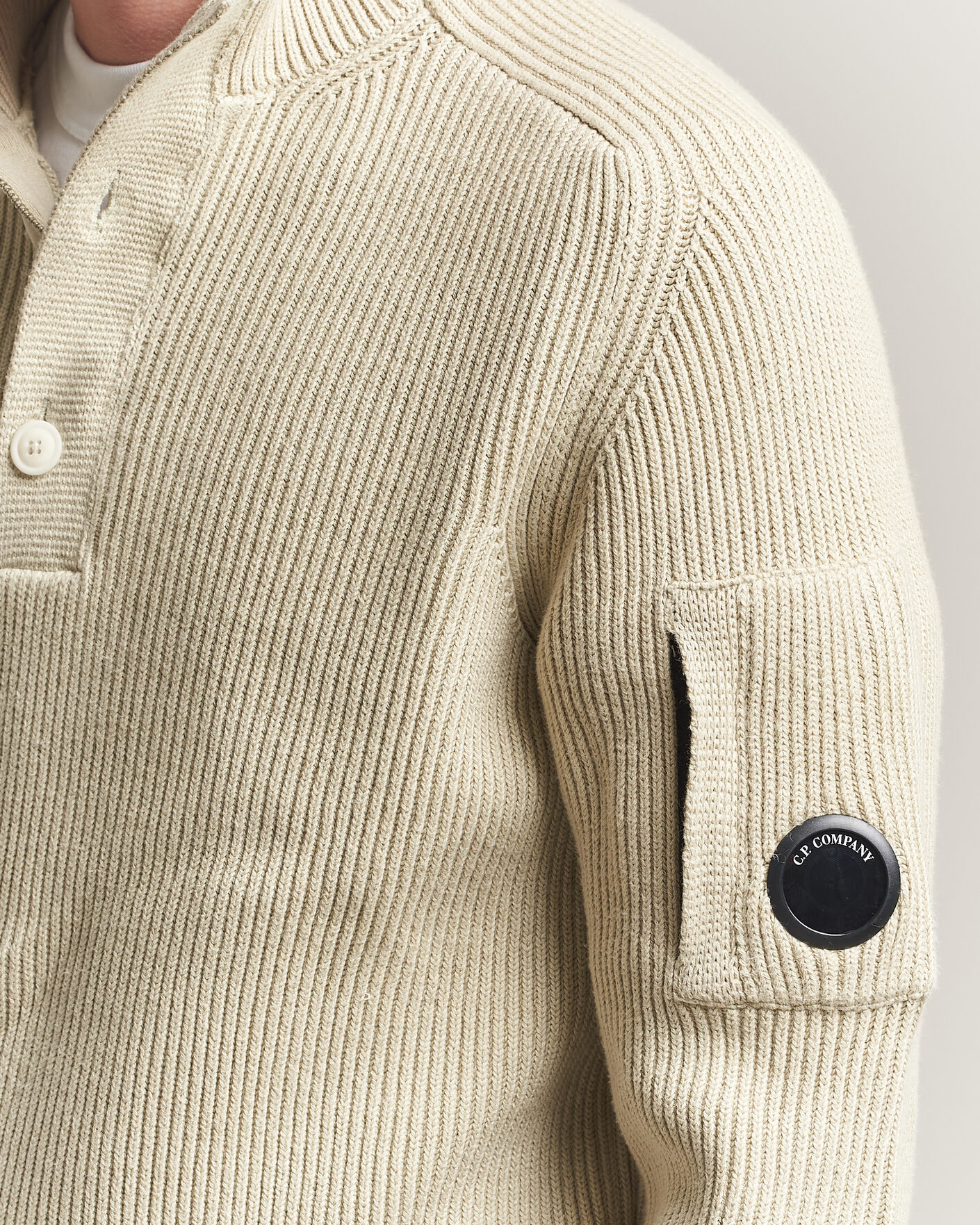 Hombres | Jerséis y prendas de punto | C.P. Company | Full Rib Knitted Cotton Half Button Light Grey
