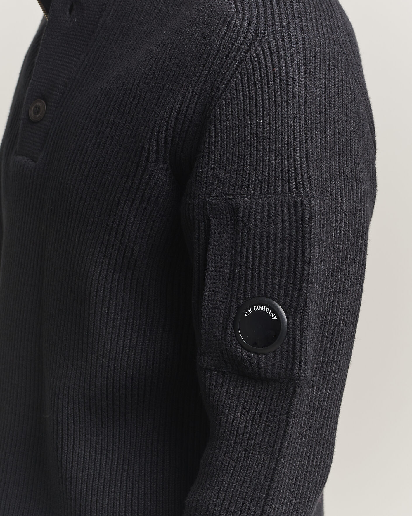 Hombres | Jerséis y prendas de punto | C.P. Company | Full Rib Knitted Cotton Half Button Black