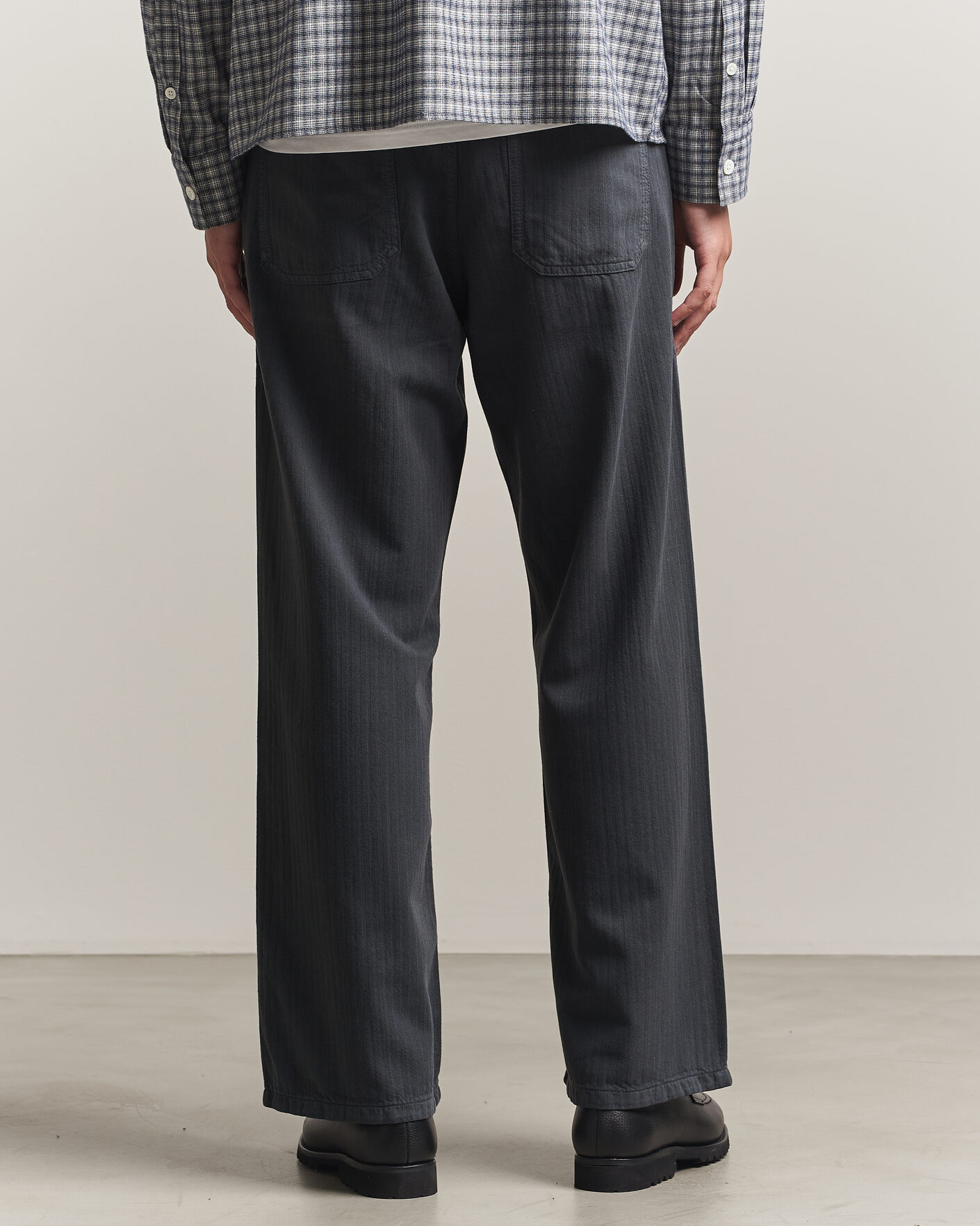 Hombres | Pantalones | Jeanerica | Genua Worker Chino Chevron Anthracite