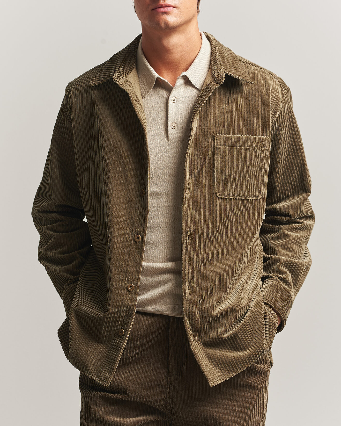 Hombres | Camisas | A.P.C. | Mateo Corduroy Overshirt Taupe