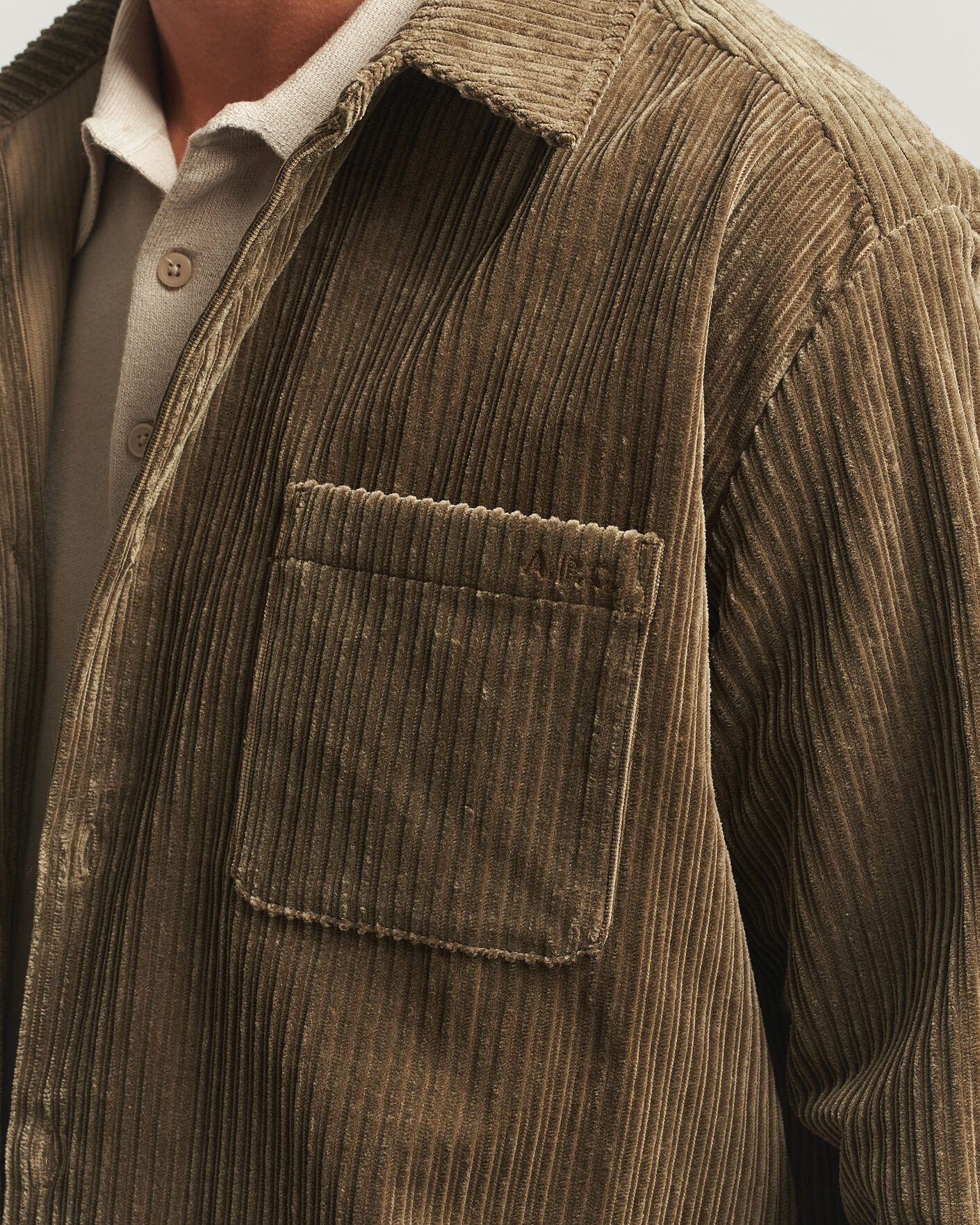 Hombres | Camisas | A.P.C. | Mateo Corduroy Overshirt Taupe
