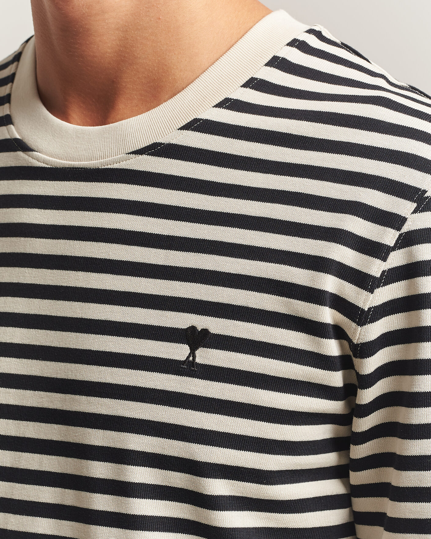 Hombres | Camisetas | AMI | Black Heart Logo Striped Long Sleeve T-Shirt Black/Ivory
