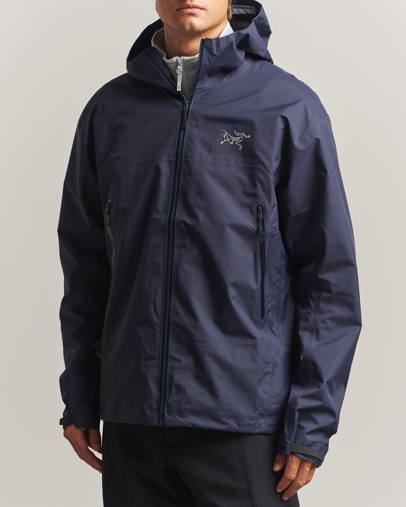 Arc'teryx Beta Gore-Tex Jacket Black Sapphire en CareOfCarl.es