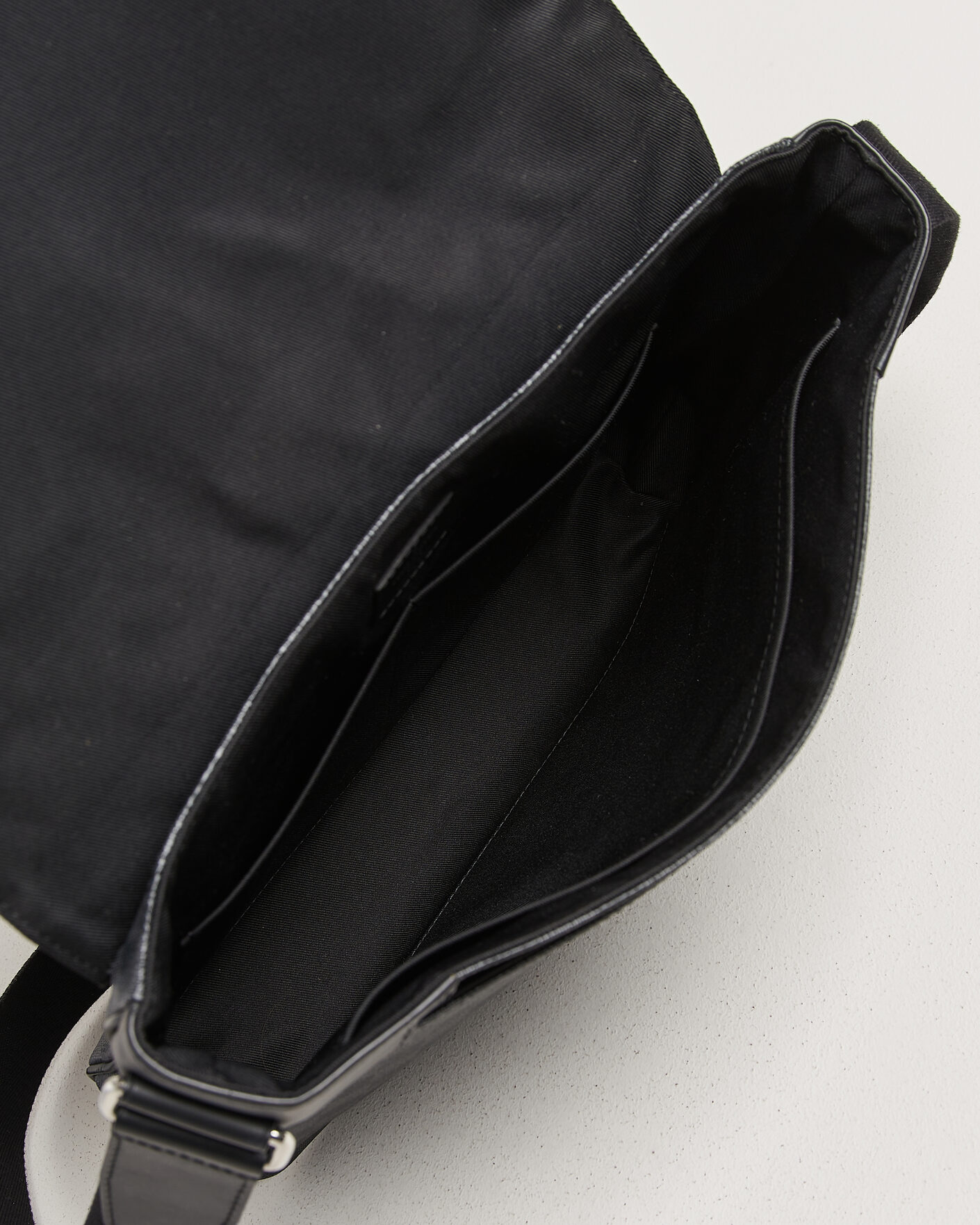 Hombres | Pre-Owned & Vintage Bags | Louis Vuitton Pre-Owned | Louis Vuitton District Messenger Bag MM Damier Graphite
