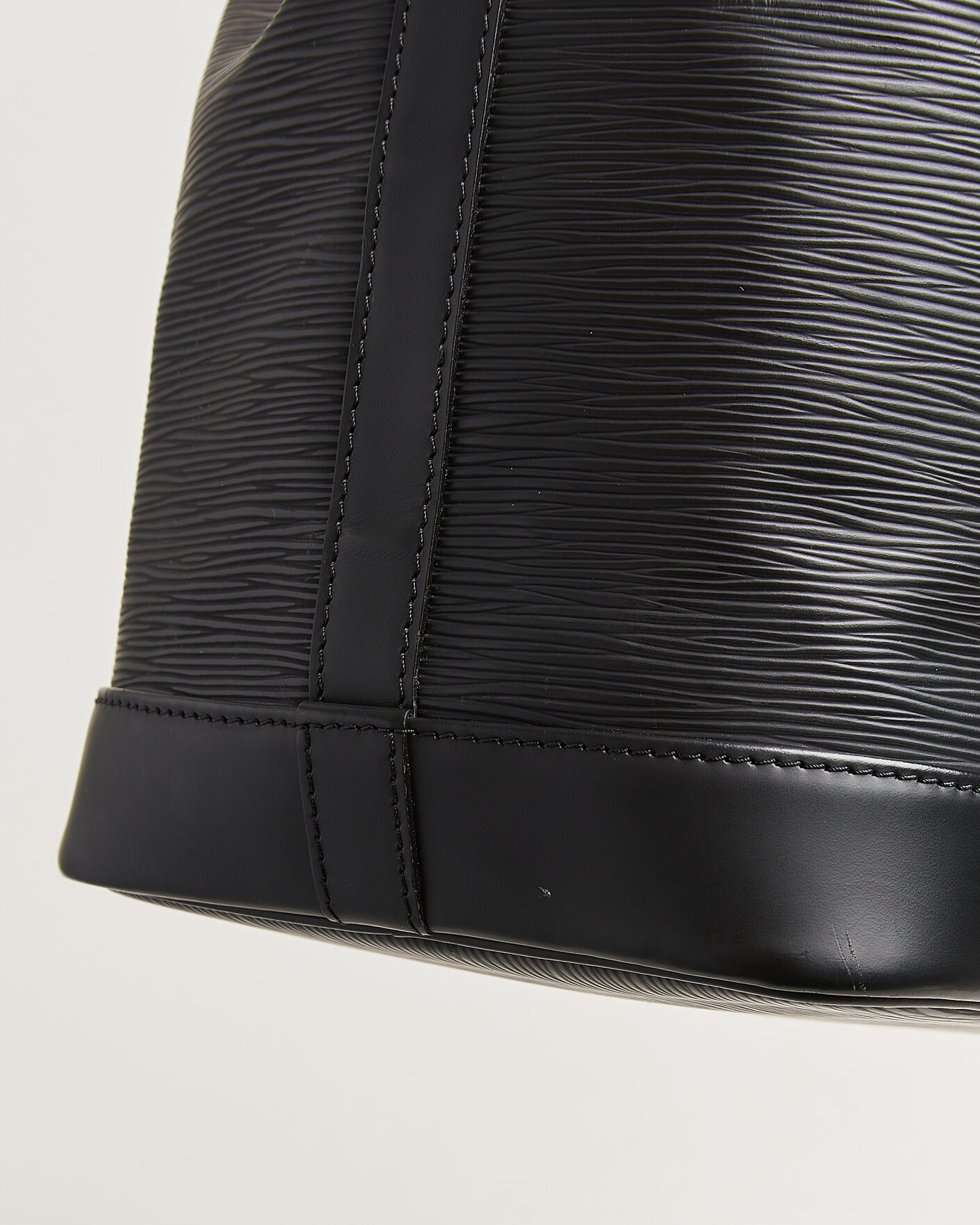 Hombres | Pre-Owned & Vintage Bags | Louis Vuitton Pre-Owned | Noé Epi Leather Black
