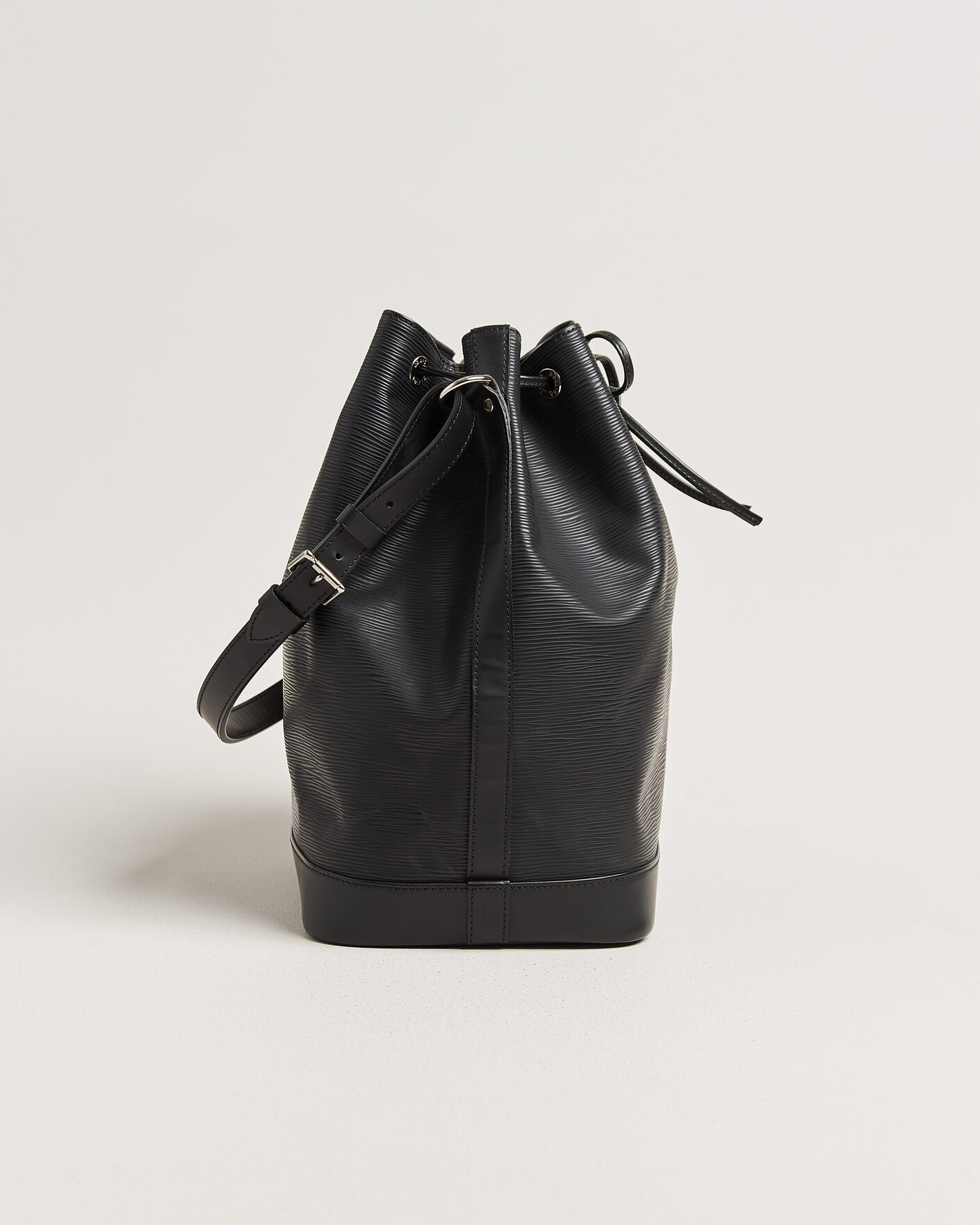 Hombres | Pre-Owned & Vintage Bags | Louis Vuitton Pre-Owned | Noé Epi Leather Black