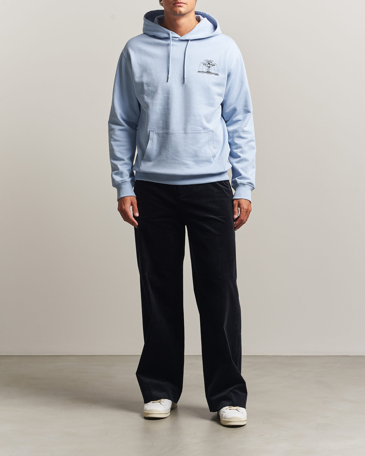 Hombres | Jerséis y prendas de punto | Drôle de Monsieur | Fountain Printed Hoodie Light Blue