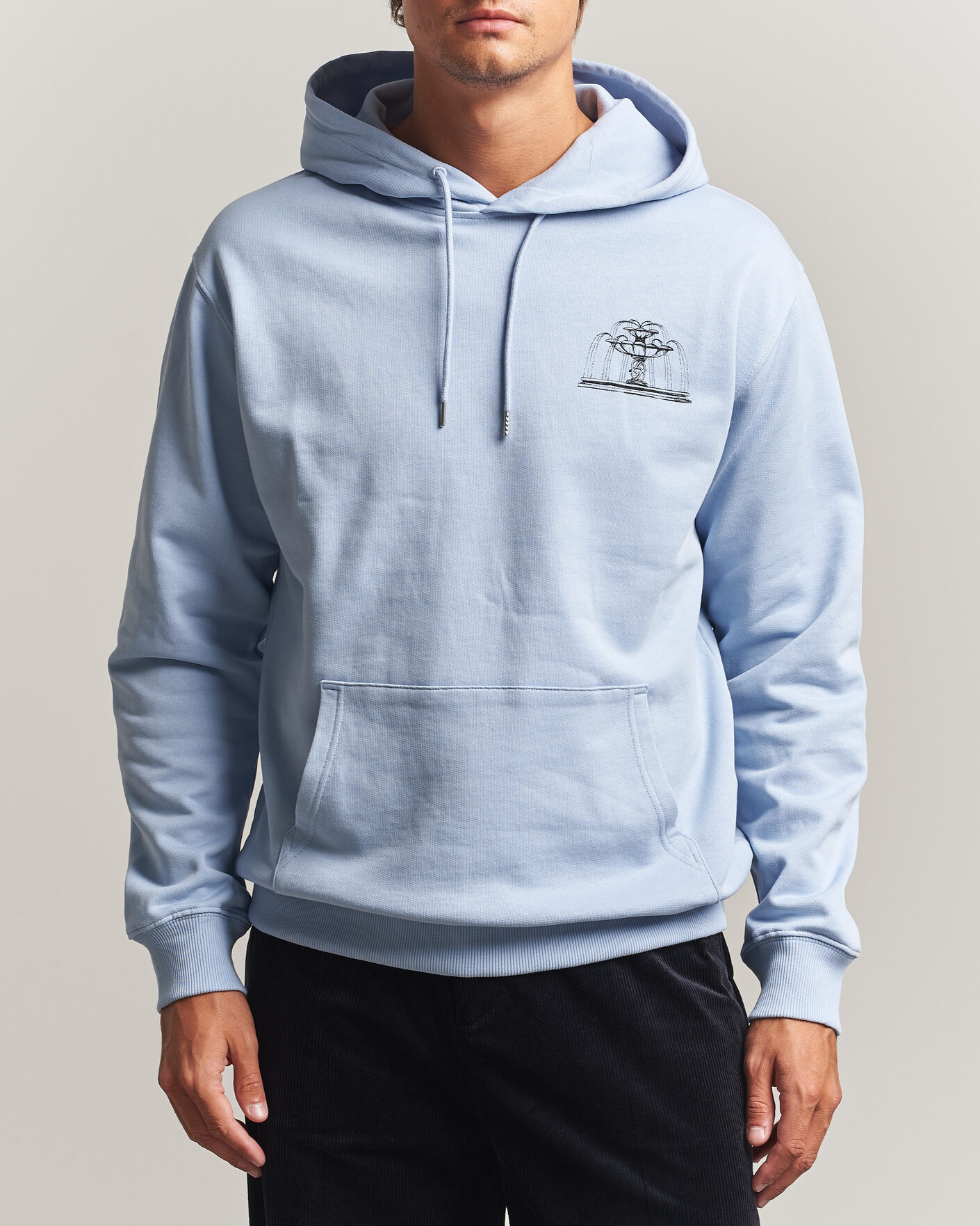 Hombres | Jerséis y prendas de punto | Drôle de Monsieur | Fountain Printed Hoodie Light Blue