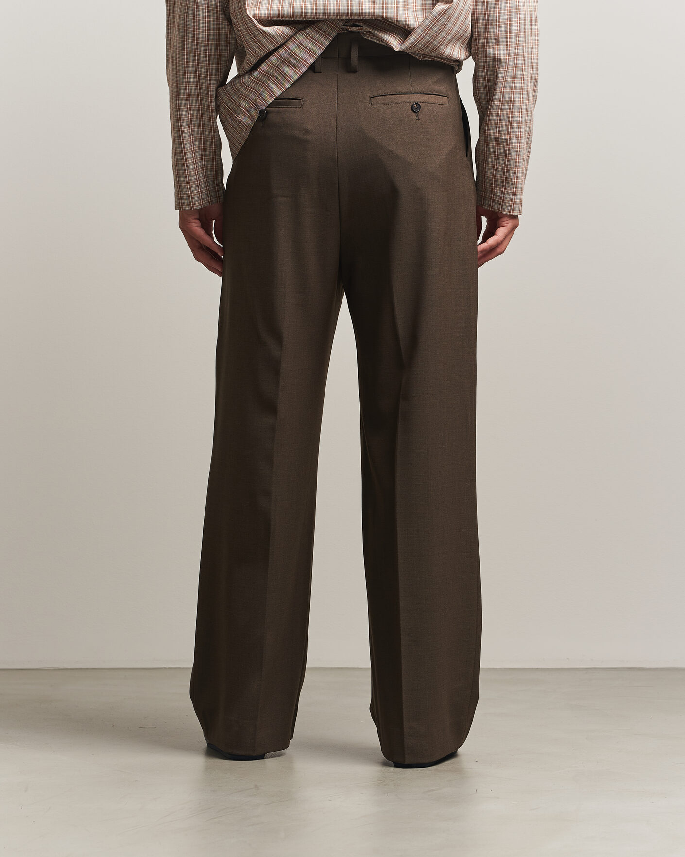 Hombres | Pantalones | Filippa K | Milo Wide Wool Trousers Walnut Brown