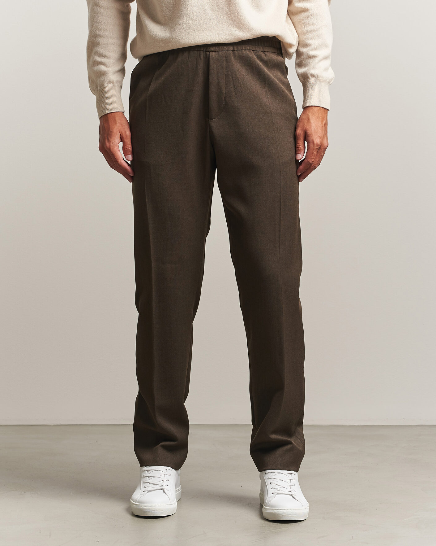 Hombres | Pantalones | Filippa K | Theo Relaxed Wool Trousers Walnut Brown