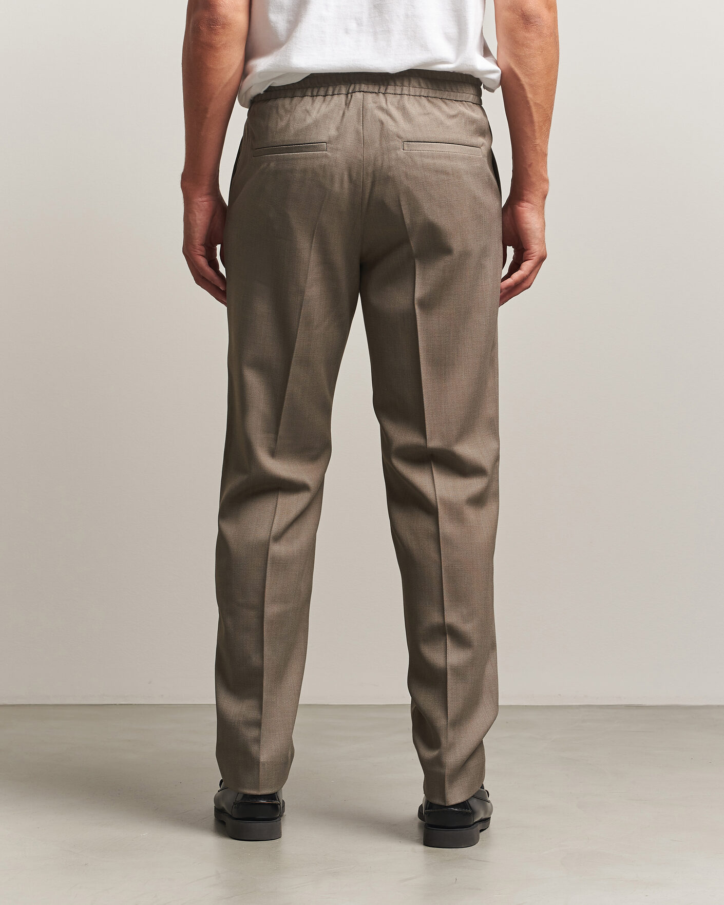 Hombres | Pantalones | Filippa K | Theo Relaxed Wool Trousers Stone Taupe