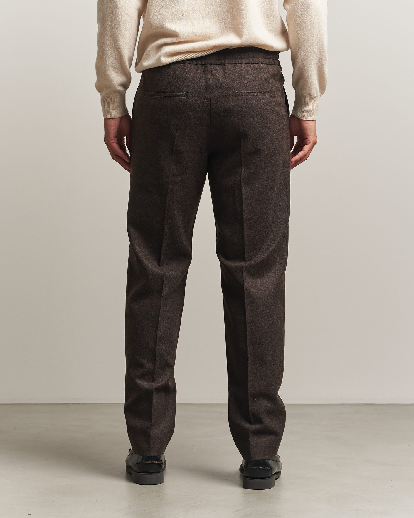 Hombres | Pantalones | Filippa K | Theo Relaxed Flannel Trousers Walnut Brown