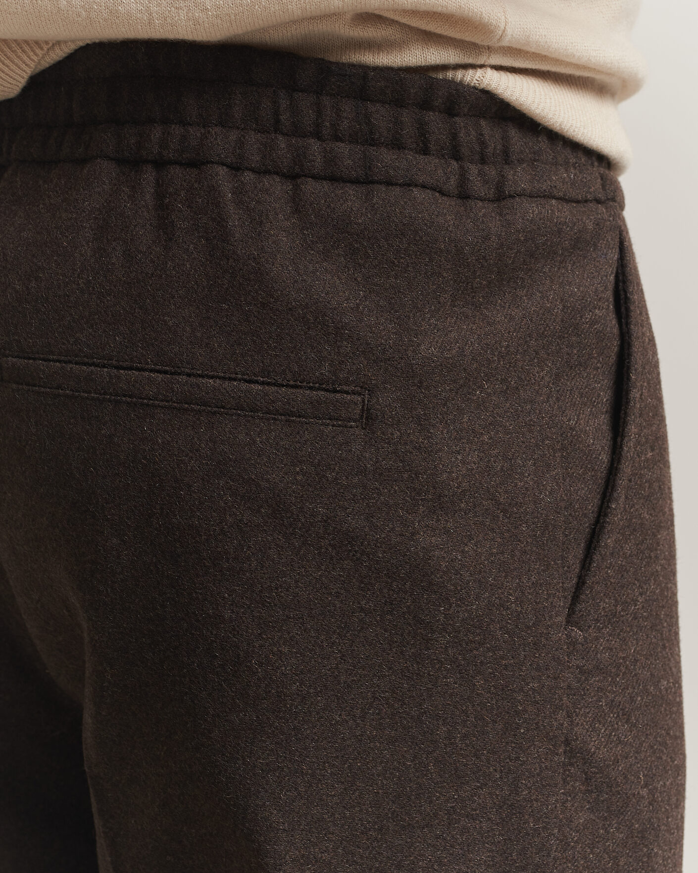 Hombres | Pantalones | Filippa K | Theo Relaxed Flannel Trousers Walnut Brown