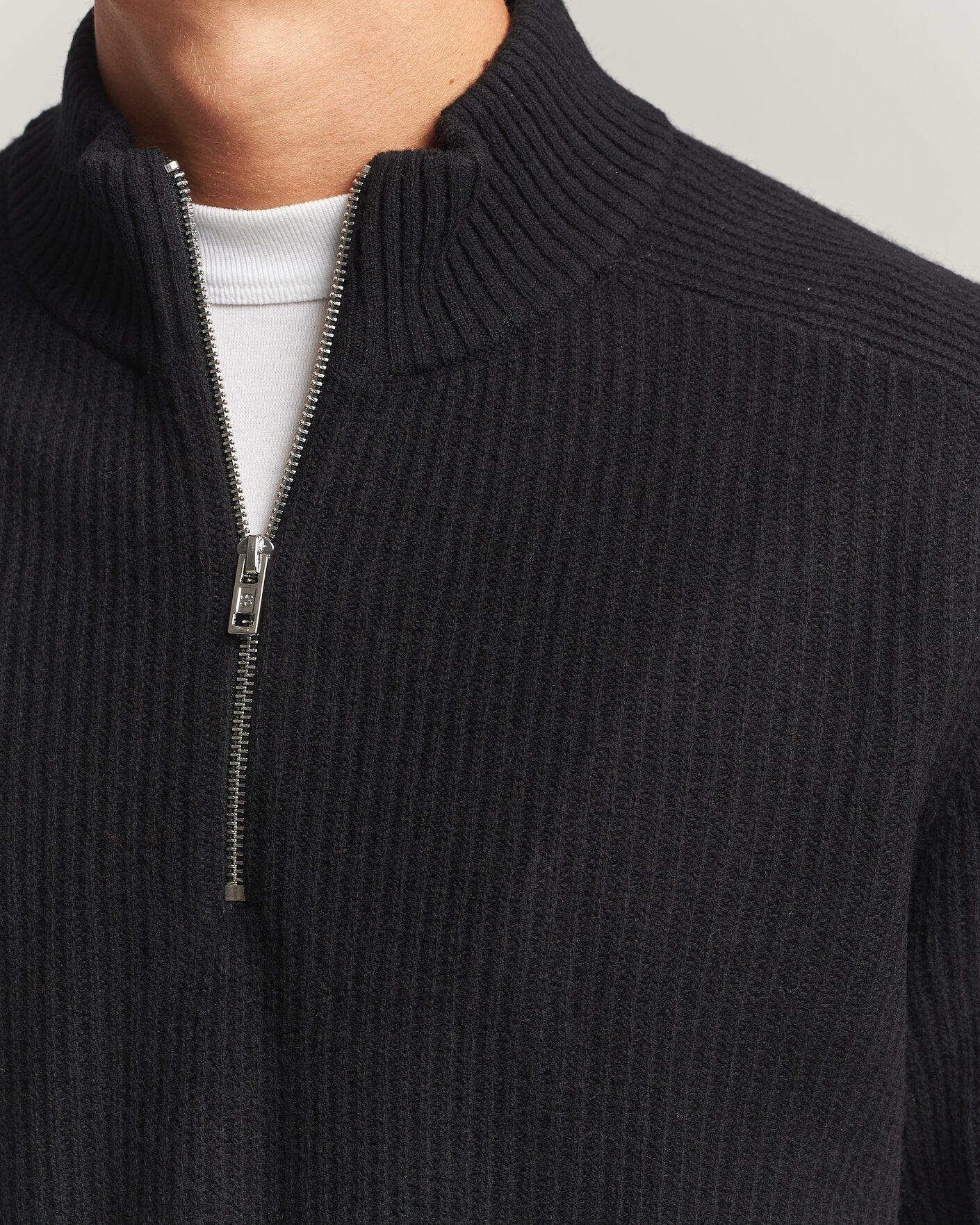 Hombres | Jerséis y prendas de punto | Filippa K | Ribbed Wool Knitted Half Zip Black