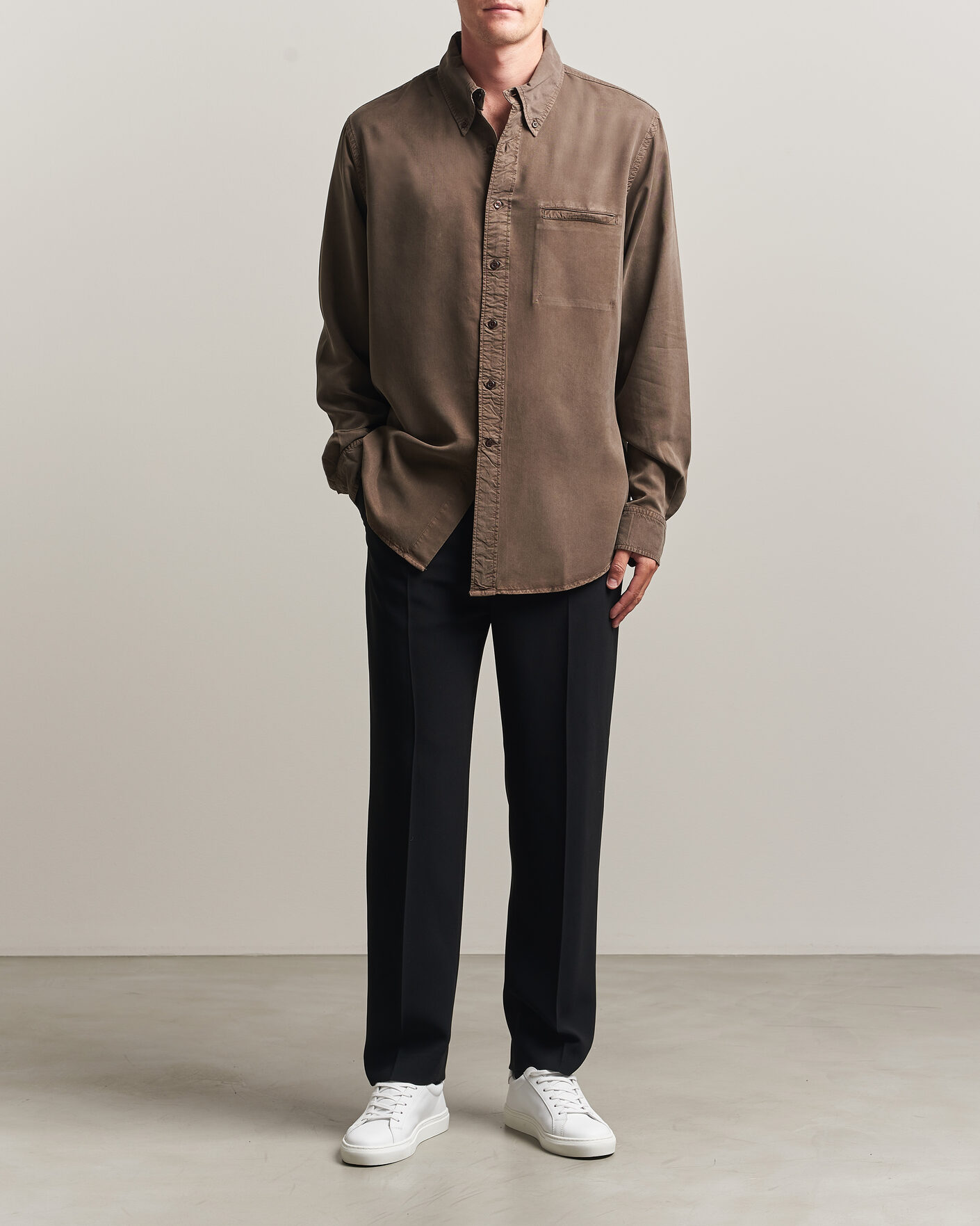 Hombres | Camisas | Filippa K | Zack Lyocell Shirt Ebony Brown