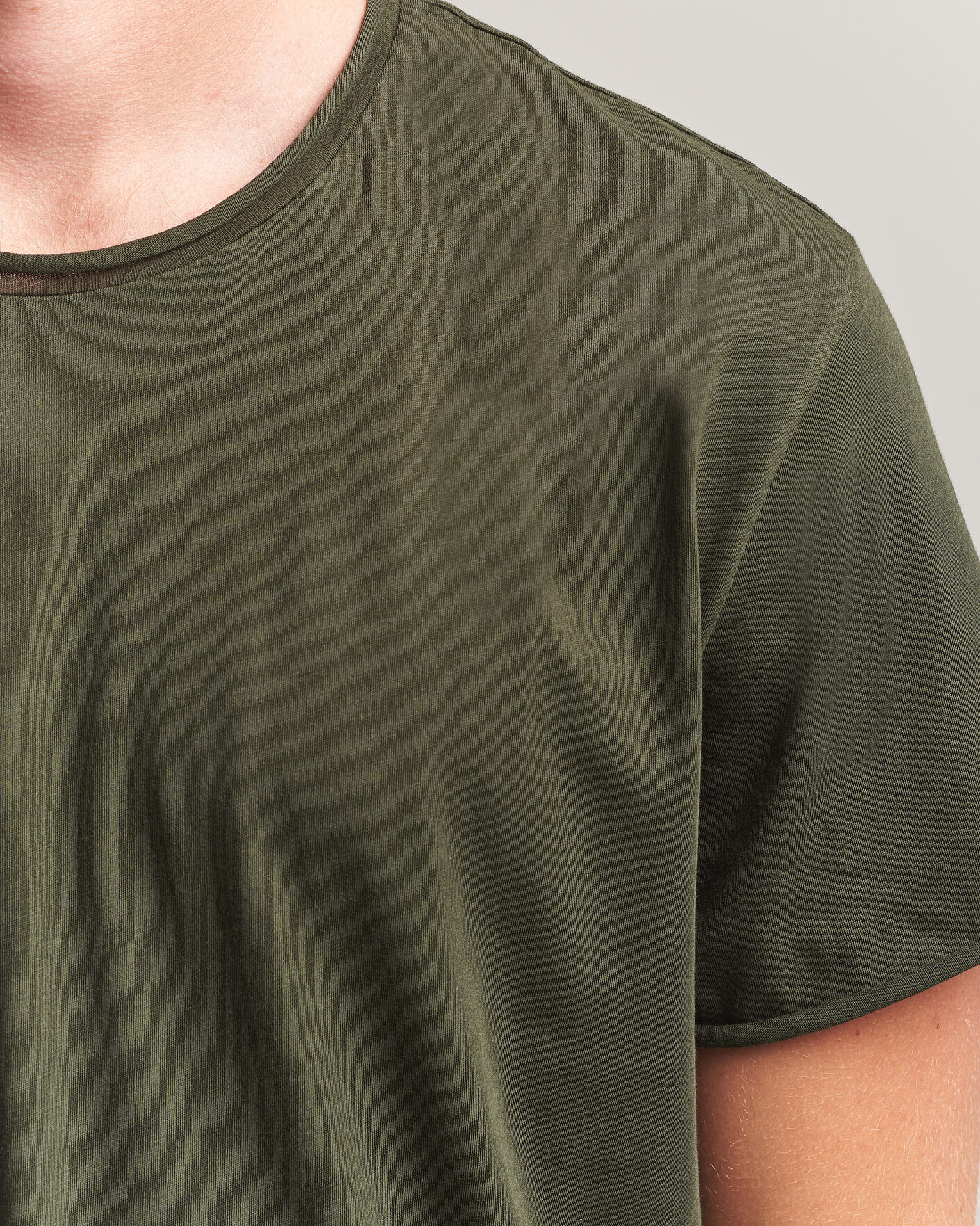 Hombres | Camisetas | Filippa K | Roll Neck Crew Neck T-Shirt Night Green