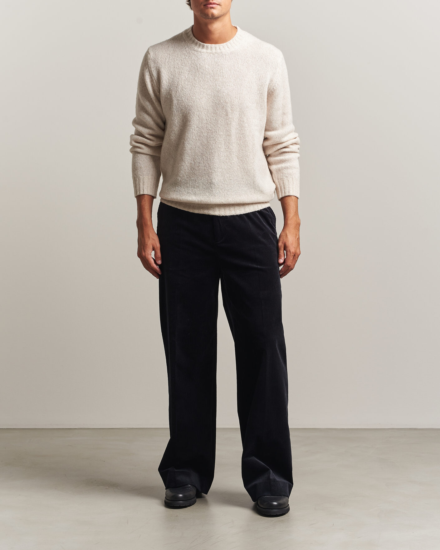 Hombres | Pantalones | Filippa K | Hector Corduroy Trousers Dark Navy