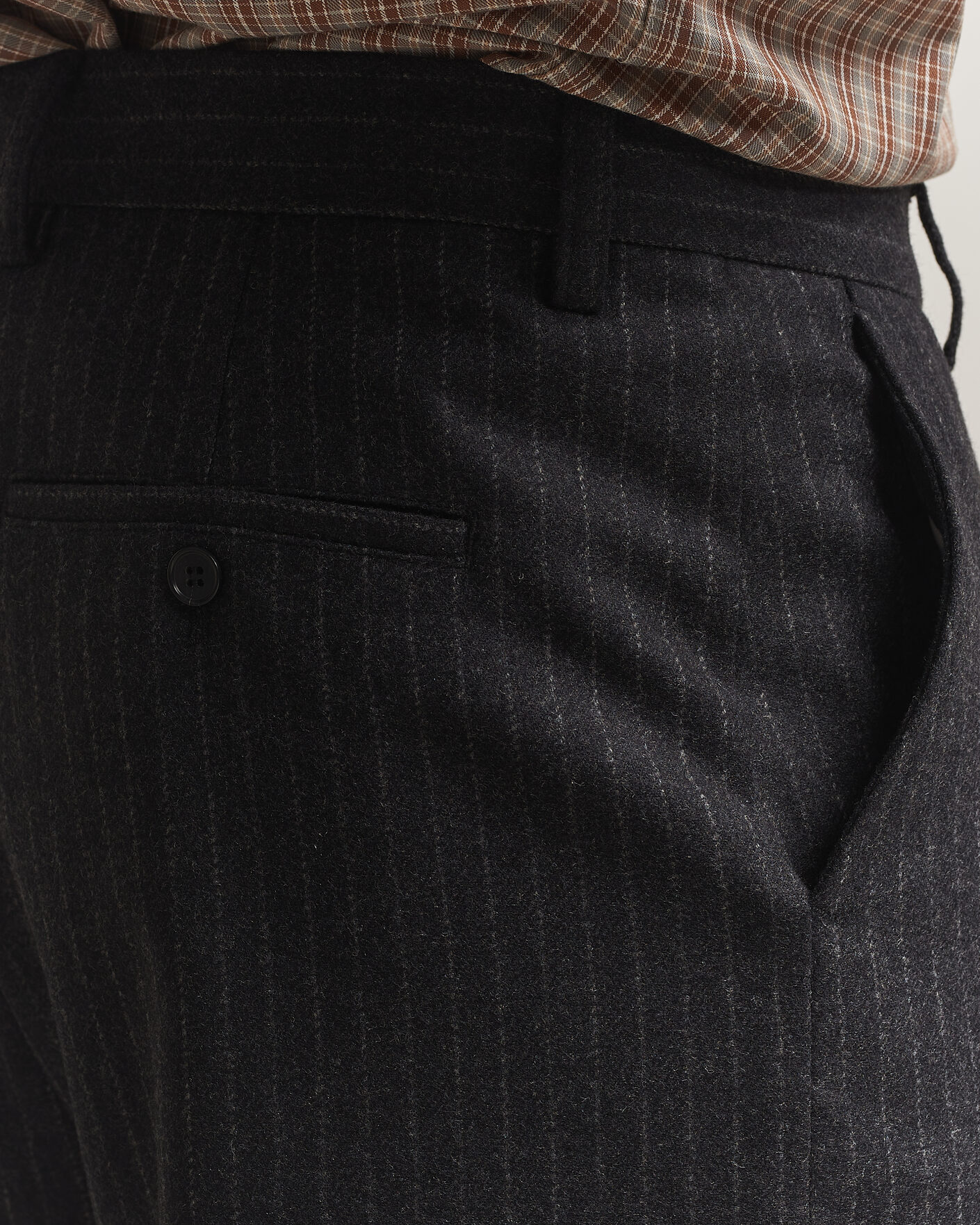 Hombres | Pantalones | Filippa K | Hector Wool Flannel Pinstriped Trousers Anthracite