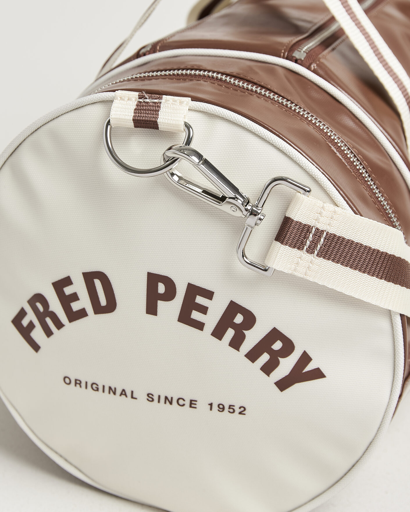 Hombres | Bolsos | Fred Perry | Classic Barrel Bag Tan