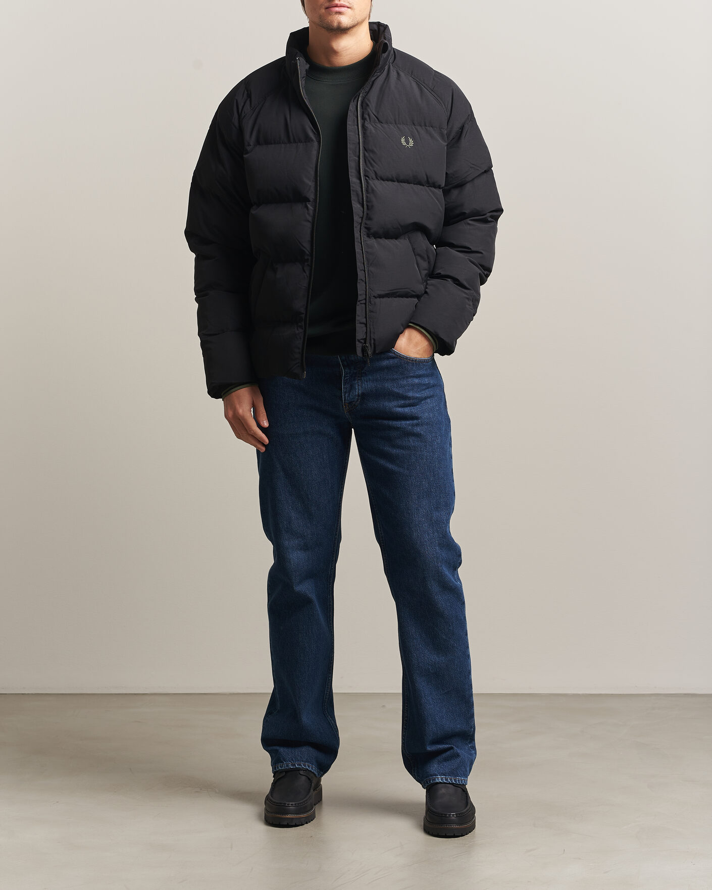Hombres | Abrigos y chaquetas | Fred Perry | Raglan Sleeve Padded Jacket Black