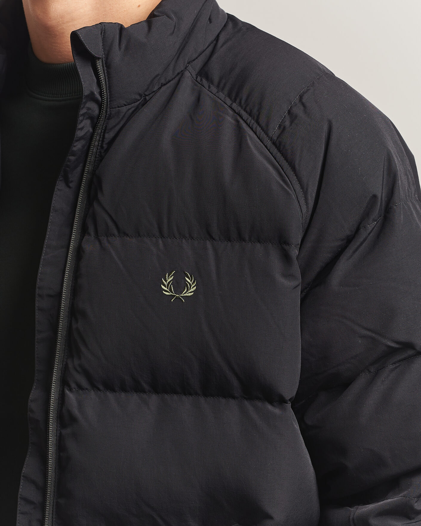 Hombres | Abrigos y chaquetas | Fred Perry | Raglan Sleeve Padded Jacket Black