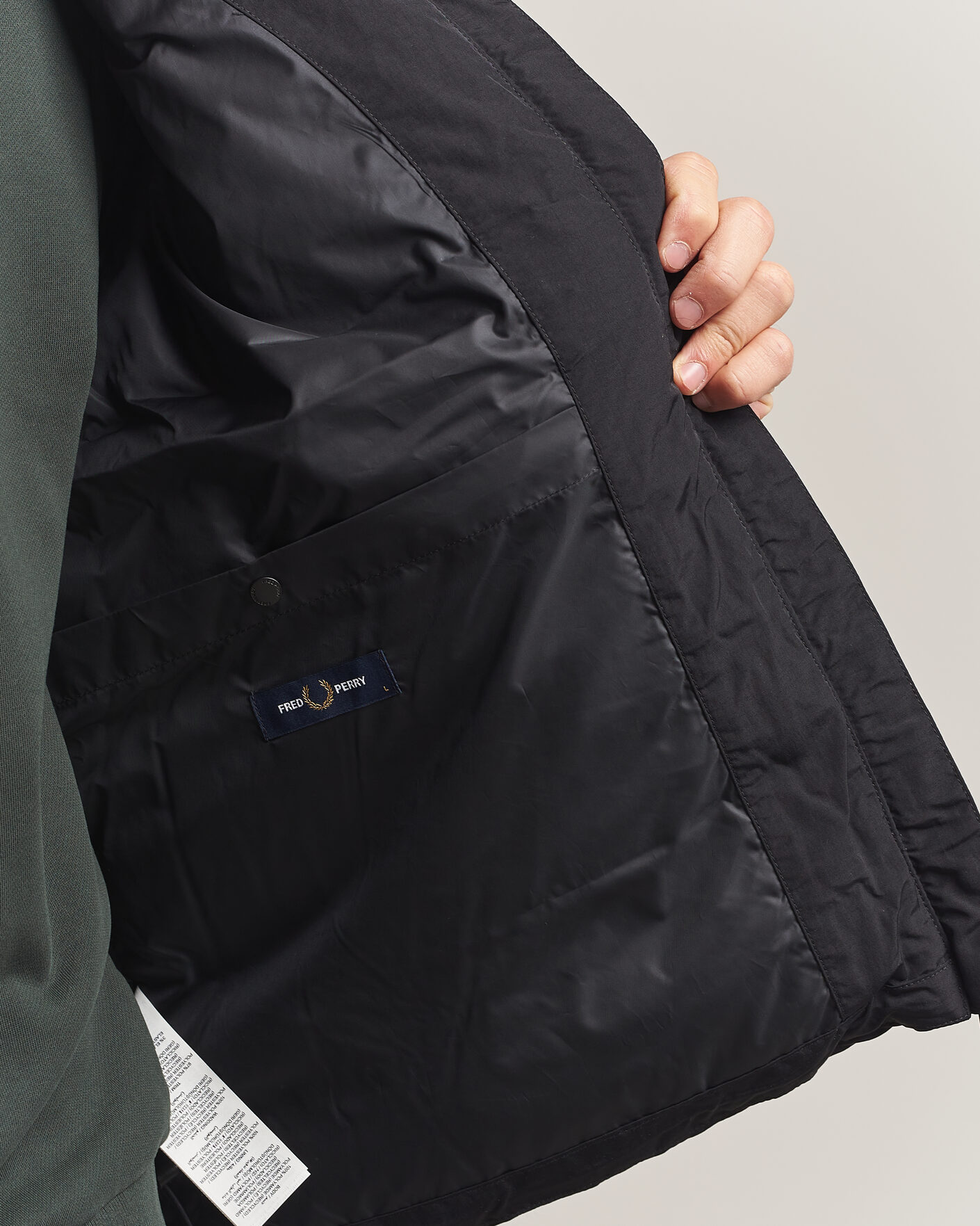 Hombres | Abrigos y chaquetas | Fred Perry | Raglan Sleeve Padded Jacket Black