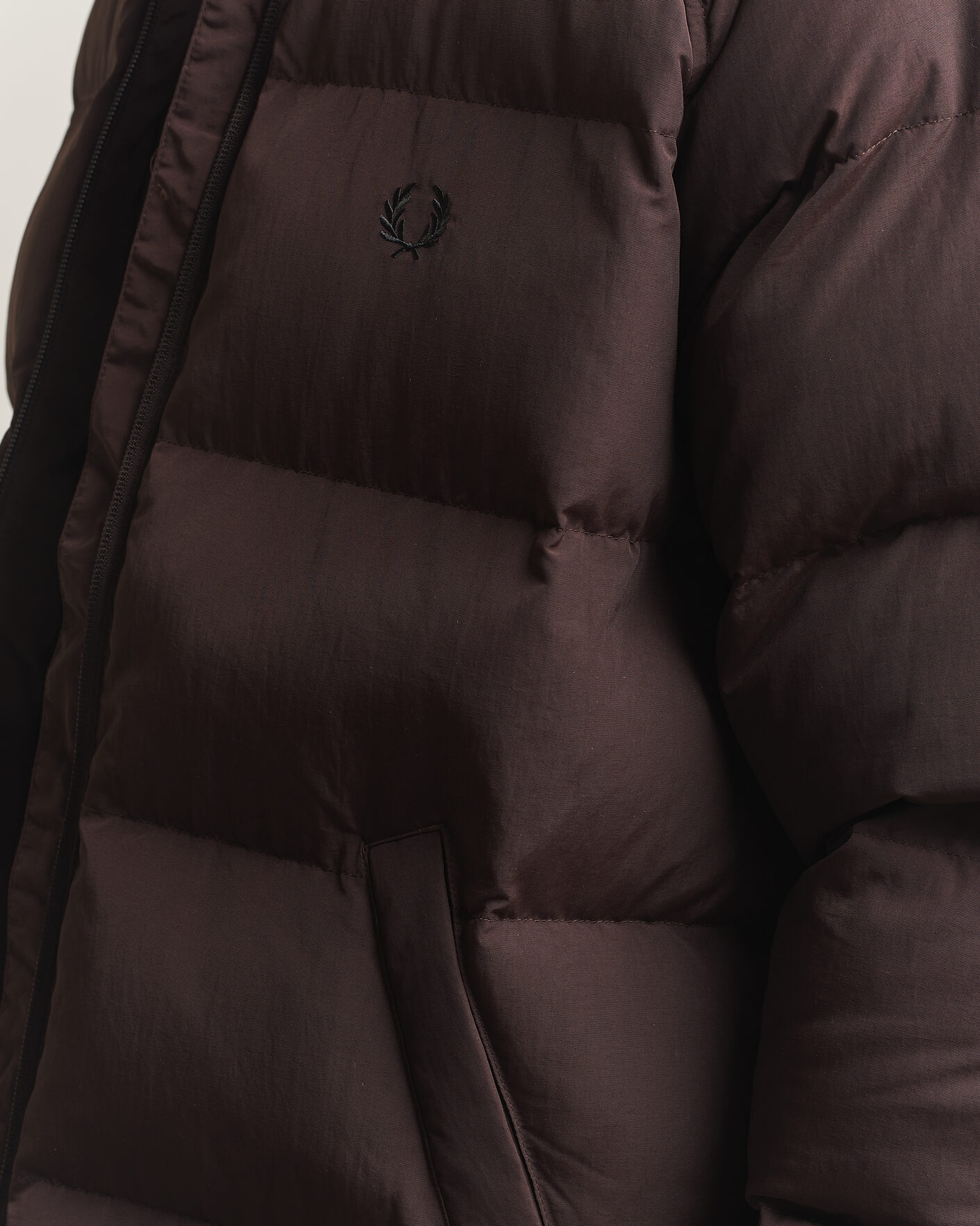 Hombres | Abrigos y chaquetas | Fred Perry | Raglan Sleeve Padded Jacket Rich Brown