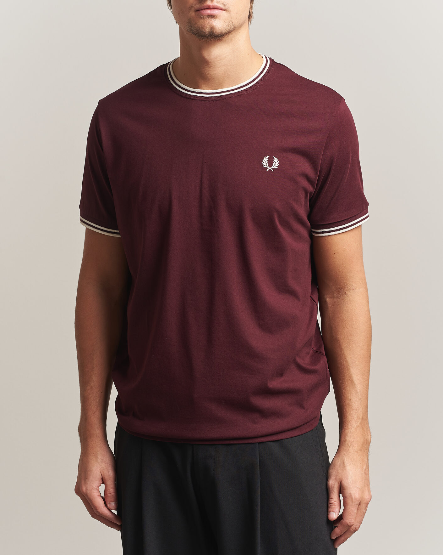 Hombres | Camisetas | Fred Perry | Twin Tipped T-Shirt Oxblood
