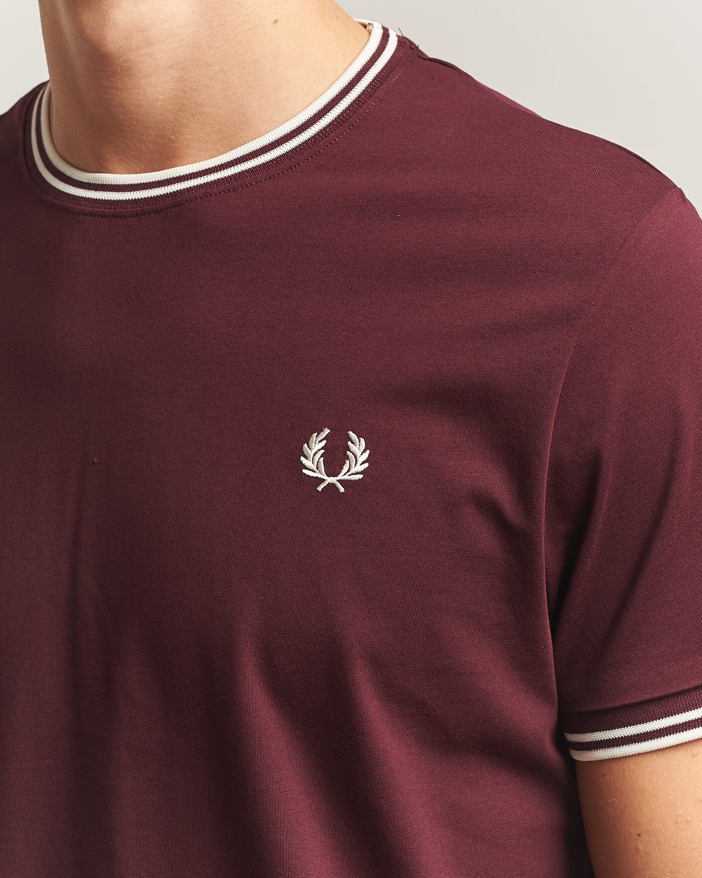Hombres | Camisetas | Fred Perry | Twin Tipped T-Shirt Oxblood
