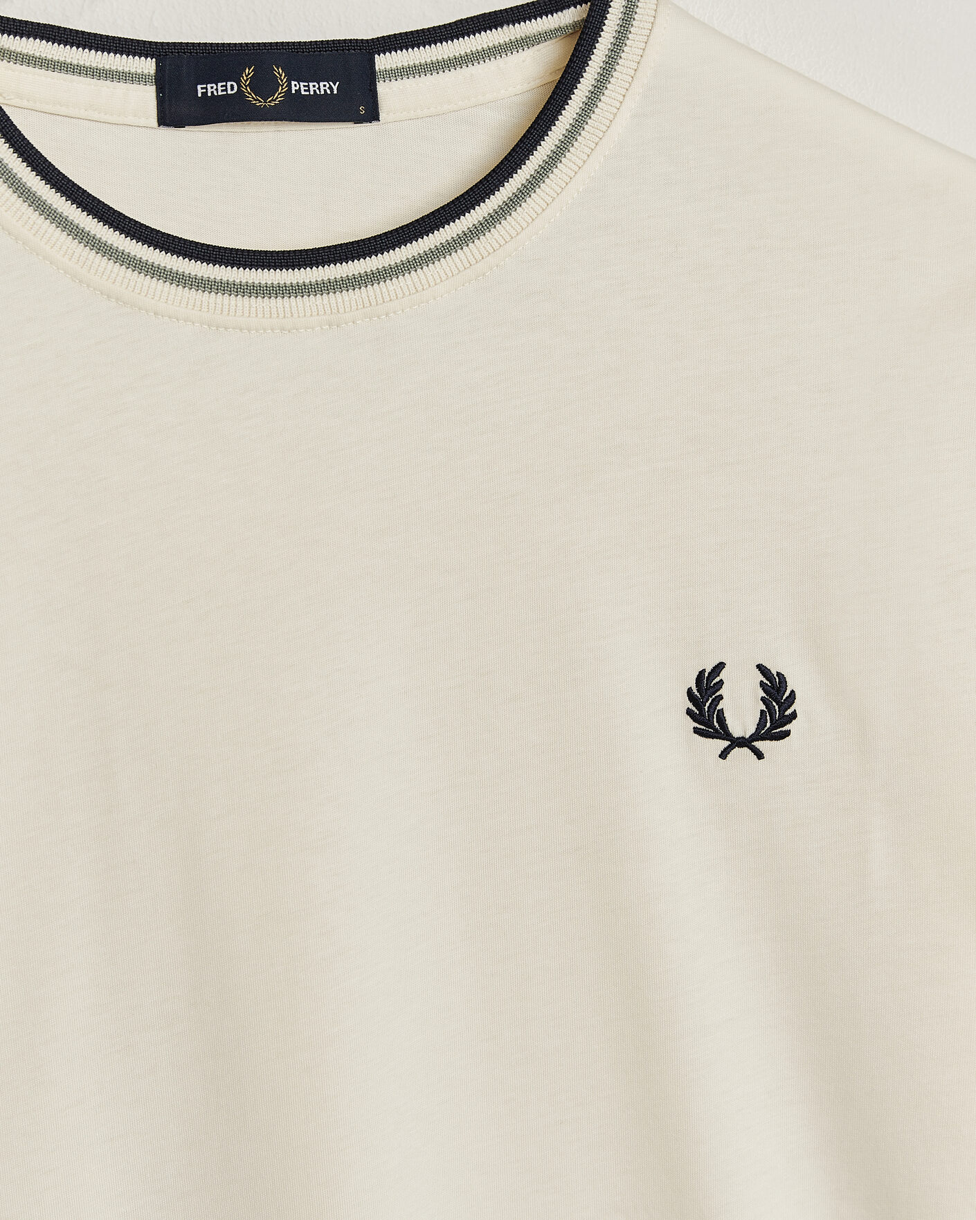 Hombres | Camisetas | Fred Perry | Twin Tipped T-Shirt Ecru