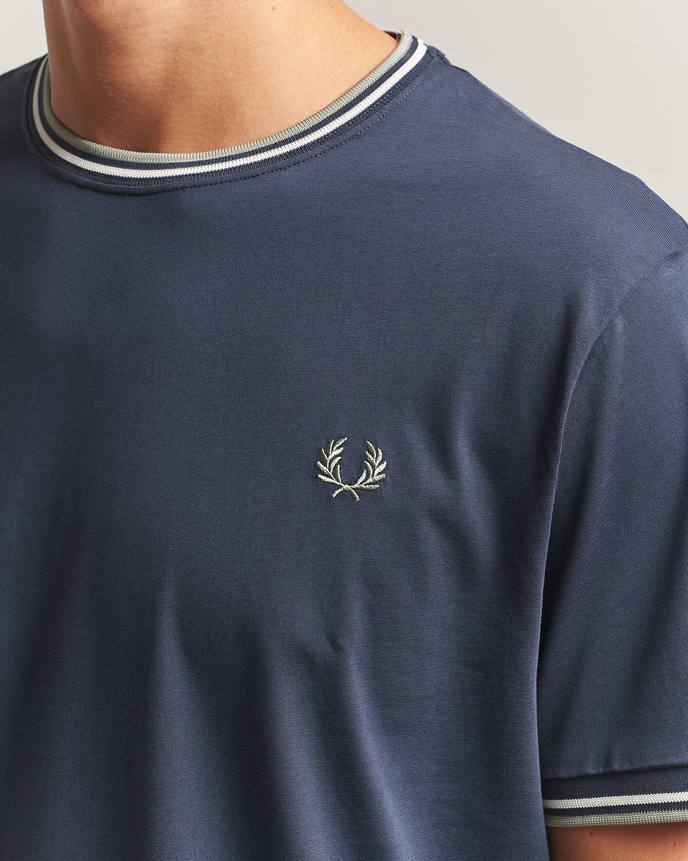 Hombres | Camisetas | Fred Perry | Twin Tipped T-Shirt Dark Airforce