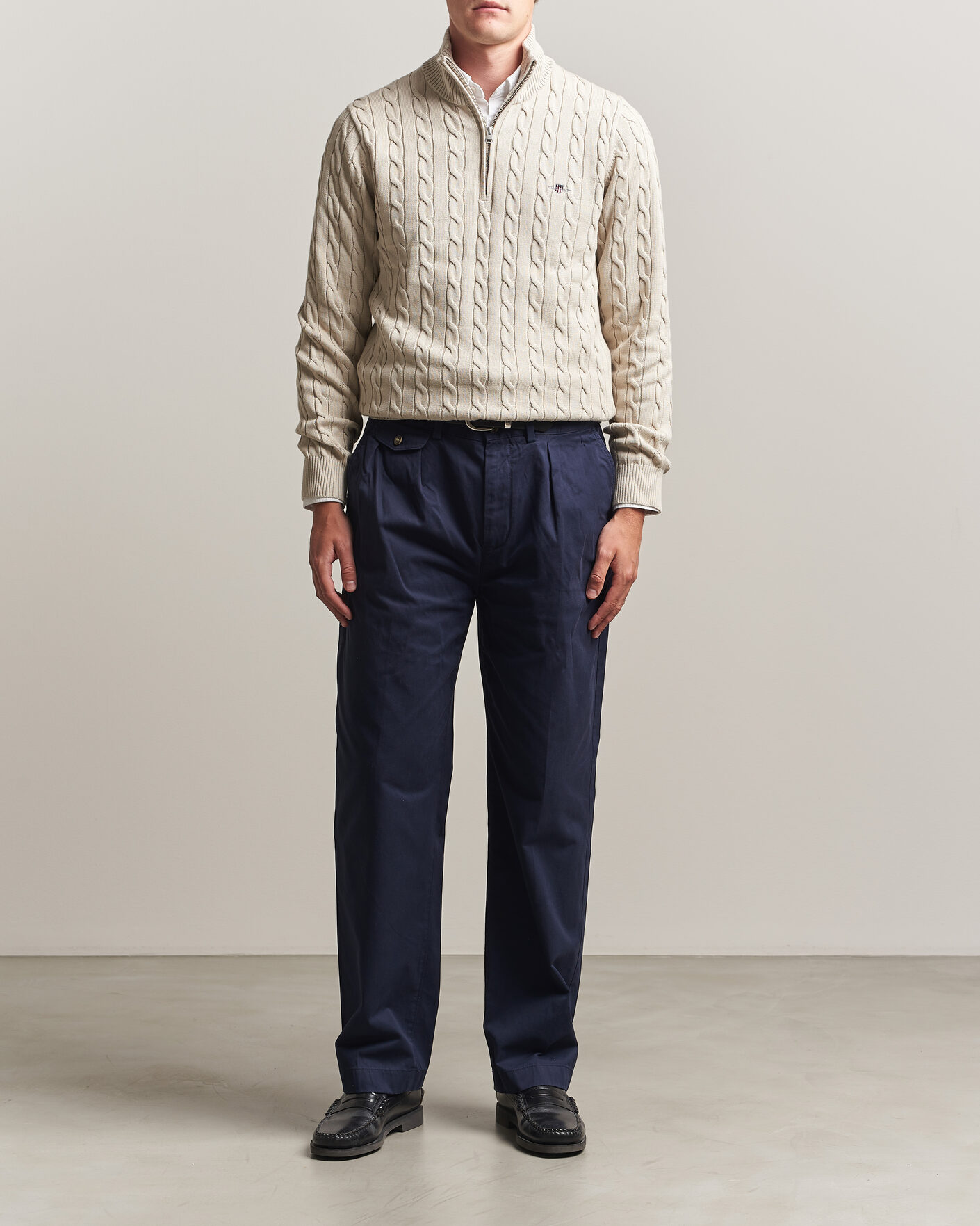 Hombres | Pantalones | Gant | Relaxed Fit Pleated Cotton Twill Pants Evening Blue