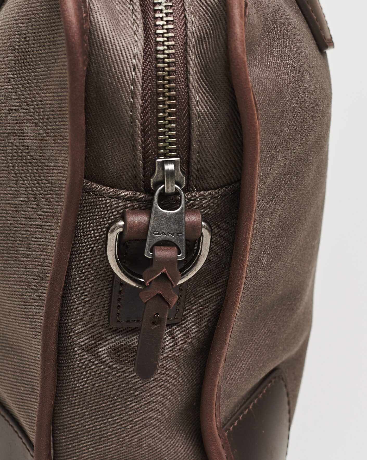 Hombres | Bolsos | Gant | Modern Premium Canvas Commuter Bag Faded Taupe